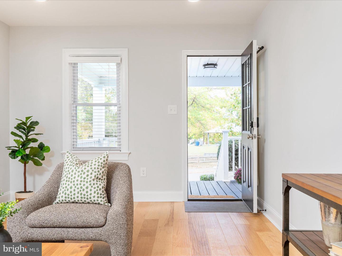 112 S BARTON ST, ARLINGTON, Virginia 22204, 4 Bedrooms Bedrooms, ,3 BathroomsBathrooms,Residential,For sale,112 S BARTON ST,VAAR2064776 MLS # VAAR2064776 112 S BARTON ST, ARLINGTON, Virginia 22204, 4 Bedrooms Bedrooms, ,3 BathroomsBathrooms,Residential,For sale,112 S BARTON ST,VAAR2064776 MLS # VAAR2064776