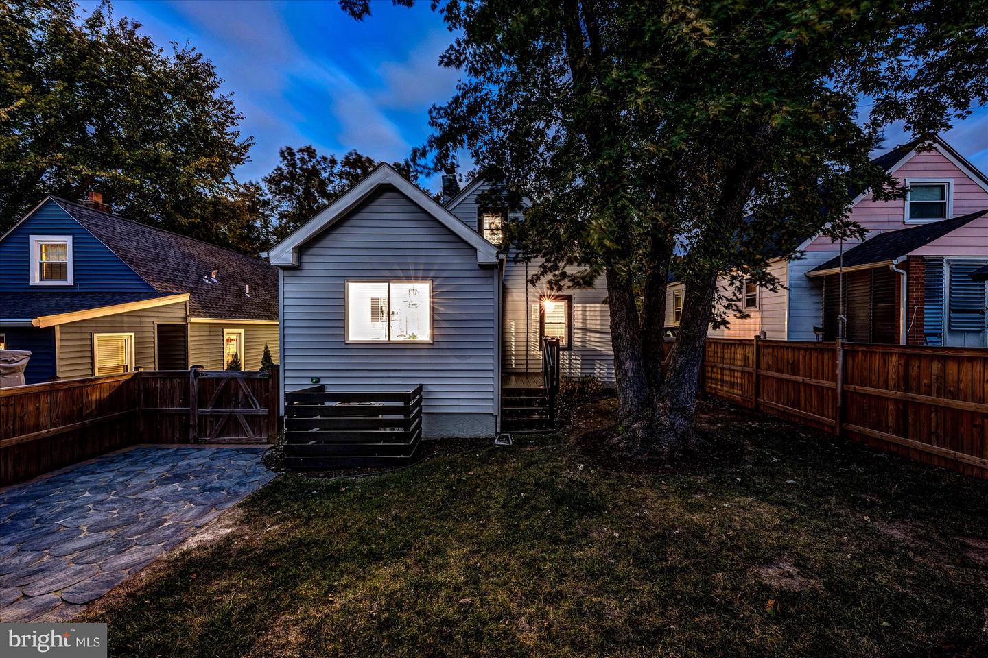 112 S BARTON ST, ARLINGTON, Virginia 22204, 4 Bedrooms Bedrooms, ,3 BathroomsBathrooms,Residential,For sale,112 S BARTON ST,VAAR2064776 MLS # VAAR2064776 112 S BARTON ST, ARLINGTON, Virginia 22204, 4 Bedrooms Bedrooms, ,3 BathroomsBathrooms,Residential,For sale,112 S BARTON ST,VAAR2064776 MLS # VAAR2064776