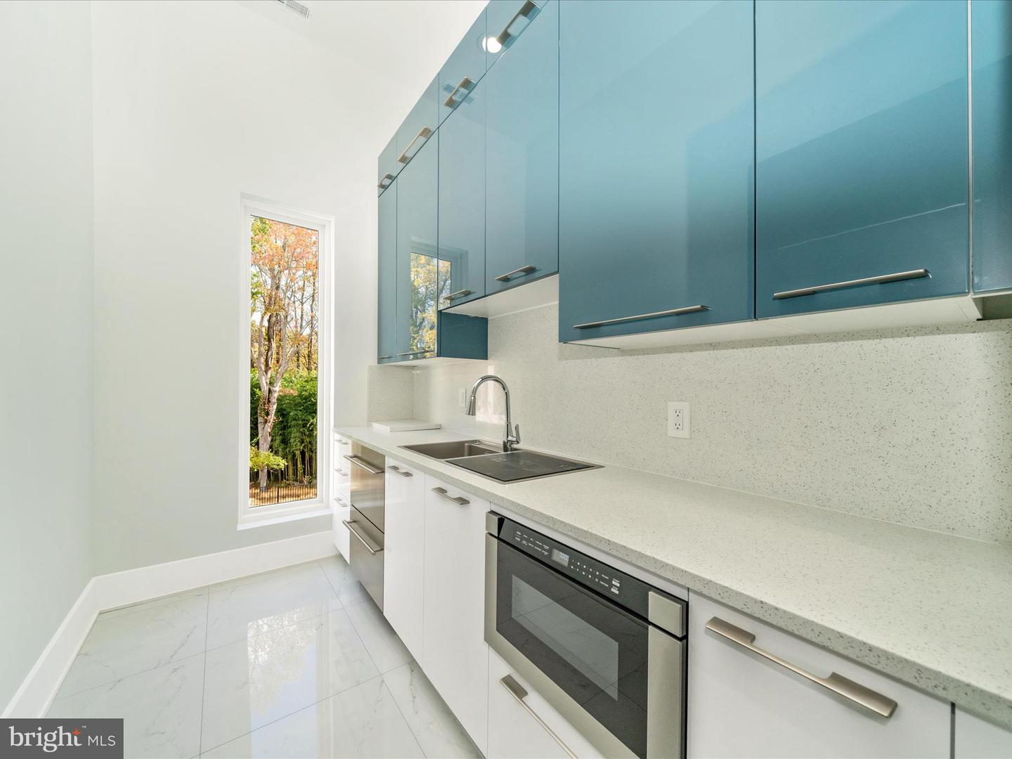 2209 HUNTER MILL RD, VIENNA, Virginia 22181, 5 Bedrooms Bedrooms, ,7 BathroomsBathrooms,Residential,For sale,2209 HUNTER MILL RD,VAFX2273790 MLS # VAFX2273790 2209 HUNTER MILL RD, VIENNA, Virginia 22181, 5 Bedrooms Bedrooms, ,7 BathroomsBathrooms,Residential,For sale,2209 HUNTER MILL RD,VAFX2273790 MLS # VAFX2273790