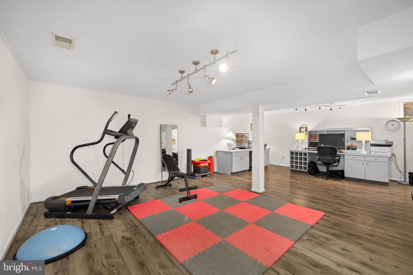 1302 CLAYBORNE HOUSE CT, MCLEAN, Virginia 22101, 5 Bedrooms Bedrooms, 9 Rooms Rooms,3 BathroomsBathrooms,Residential,For sale,1302 CLAYBORNE HOUSE CT,VAFX2273884 MLS # VAFX2273884 1302 CLAYBORNE HOUSE CT, MCLEAN, Virginia 22101, 5 Bedrooms Bedrooms, 9 Rooms Rooms,3 BathroomsBathrooms,Residential,For sale,1302 CLAYBORNE HOUSE CT,VAFX2273884 MLS # VAFX2273884