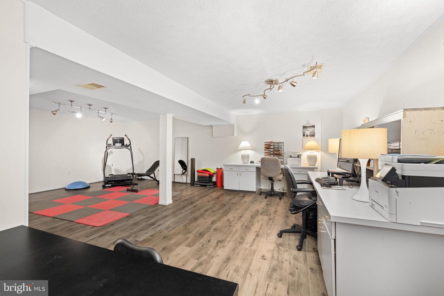 1302 CLAYBORNE HOUSE CT, MCLEAN, Virginia 22101, 5 Bedrooms Bedrooms, 9 Rooms Rooms,3 BathroomsBathrooms,Residential,For sale,1302 CLAYBORNE HOUSE CT,VAFX2273884 MLS # VAFX2273884 1302 CLAYBORNE HOUSE CT, MCLEAN, Virginia 22101, 5 Bedrooms Bedrooms, 9 Rooms Rooms,3 BathroomsBathrooms,Residential,For sale,1302 CLAYBORNE HOUSE CT,VAFX2273884 MLS # VAFX2273884