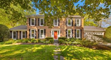 1302 CLAYBORNE HOUSE CT, MCLEAN, Virginia 22101, 5 Bedrooms Bedrooms, 9 Rooms Rooms,3 BathroomsBathrooms,Residential,For sale,1302 CLAYBORNE HOUSE CT,VAFX2273884 MLS # VAFX2273884