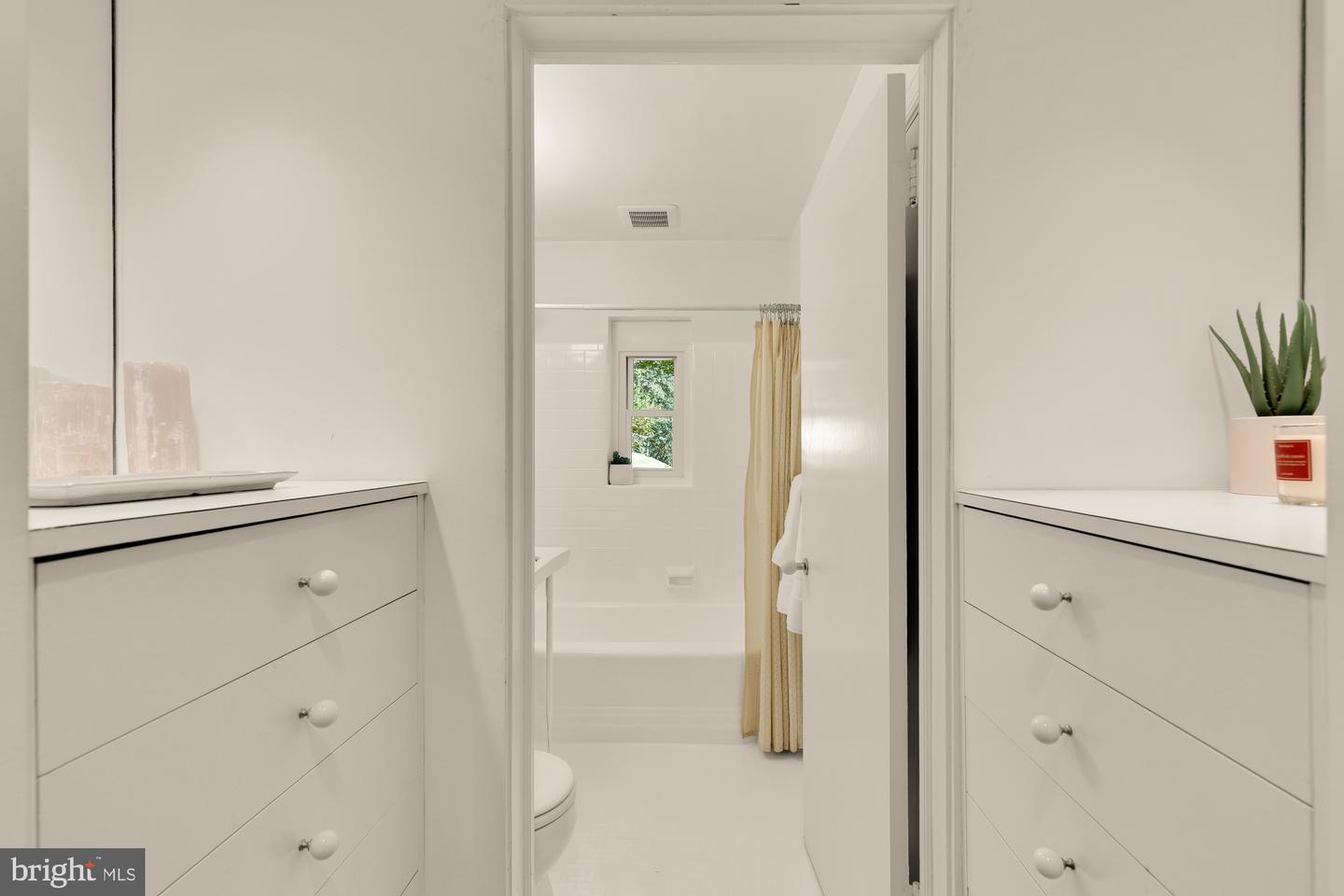 3524 WILLIAMSBURG LN NW, WASHINGTON, District Of Columbia 20008, 4 Bedrooms Bedrooms, ,2 BathroomsBathrooms,Residential,For sale,3524 WILLIAMSBURG LN NW,DCDC2226442 MLS # DCDC2226442 3524 WILLIAMSBURG LN NW, WASHINGTON, District Of Columbia 20008, 4 Bedrooms Bedrooms, ,2 BathroomsBathrooms,Residential,For sale,3524 WILLIAMSBURG LN NW,DCDC2226442 MLS # DCDC2226442