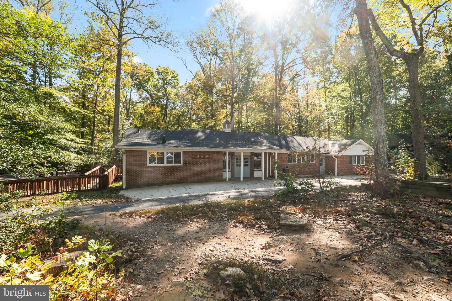 6003 LINCOLNWOOD CT, BURKE, Virginia 22015, 4 Bedrooms Bedrooms, 16 Rooms Rooms,2 BathroomsBathrooms,Residential,For sale,6003 LINCOLNWOOD CT,VAFX2273926 MLS # VAFX2273926 6003 LINCOLNWOOD CT, BURKE, Virginia 22015, 4 Bedrooms Bedrooms, 16 Rooms Rooms,2 BathroomsBathrooms,Residential,For sale,6003 LINCOLNWOOD CT,VAFX2273926 MLS # VAFX2273926