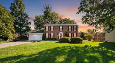 6003 LINCOLNWOOD CT, BURKE, Virginia 22015, 4 Bedrooms Bedrooms, 16 Rooms Rooms,2 BathroomsBathrooms,Residential,For sale,6003 LINCOLNWOOD CT,VAFX2273926 MLS # VAFX2273926