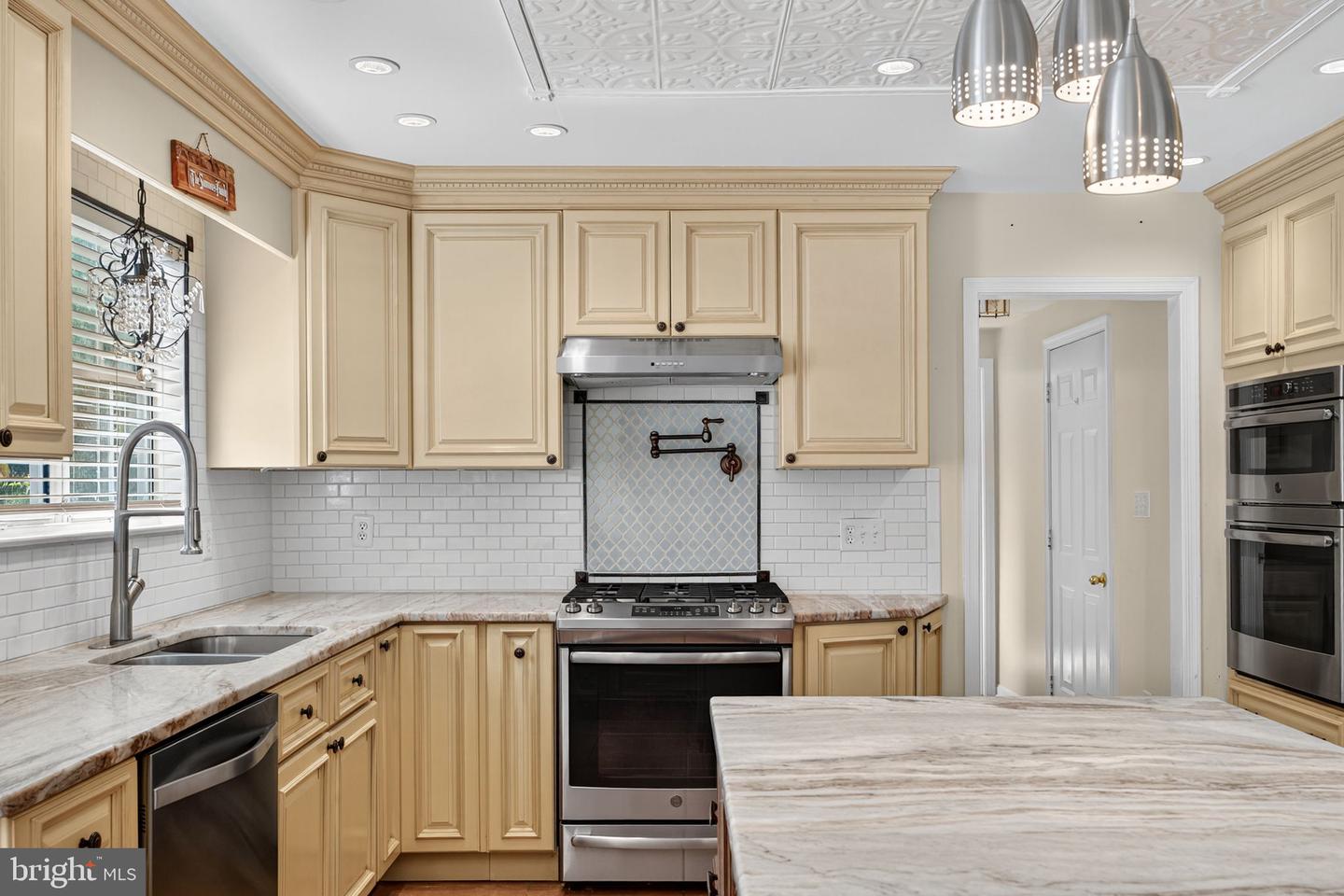43213 WAYSIDE CIR, ASHBURN, Virginia 20147, 5 Bedrooms Bedrooms, ,3 BathroomsBathrooms,Residential,For sale,43213 WAYSIDE CIR,VALO2108980 MLS # VALO2108980 43213 WAYSIDE CIR, ASHBURN, Virginia 20147, 5 Bedrooms Bedrooms, ,3 BathroomsBathrooms,Residential,For sale,43213 WAYSIDE CIR,VALO2108980 MLS # VALO2108980