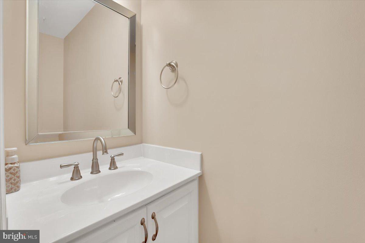 7477 COLLINS MEADE WAY, ALEXANDRIA, Virginia 22315, 3 Bedrooms Bedrooms, ,3 BathroomsBathrooms,Residential,For sale,7477 COLLINS MEADE WAY,VAFX2274518 MLS # VAFX2274518 7477 COLLINS MEADE WAY, ALEXANDRIA, Virginia 22315, 3 Bedrooms Bedrooms, ,3 BathroomsBathrooms,Residential,For sale,7477 COLLINS MEADE WAY,VAFX2274518 MLS # VAFX2274518