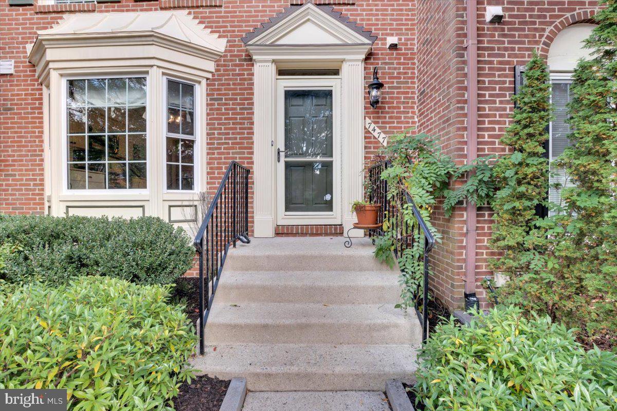 7477 COLLINS MEADE WAY, ALEXANDRIA, Virginia 22315, 3 Bedrooms Bedrooms, ,3 BathroomsBathrooms,Residential,For sale,7477 COLLINS MEADE WAY,VAFX2274518 MLS # VAFX2274518 7477 COLLINS MEADE WAY, ALEXANDRIA, Virginia 22315, 3 Bedrooms Bedrooms, ,3 BathroomsBathrooms,Residential,For sale,7477 COLLINS MEADE WAY,VAFX2274518 MLS # VAFX2274518