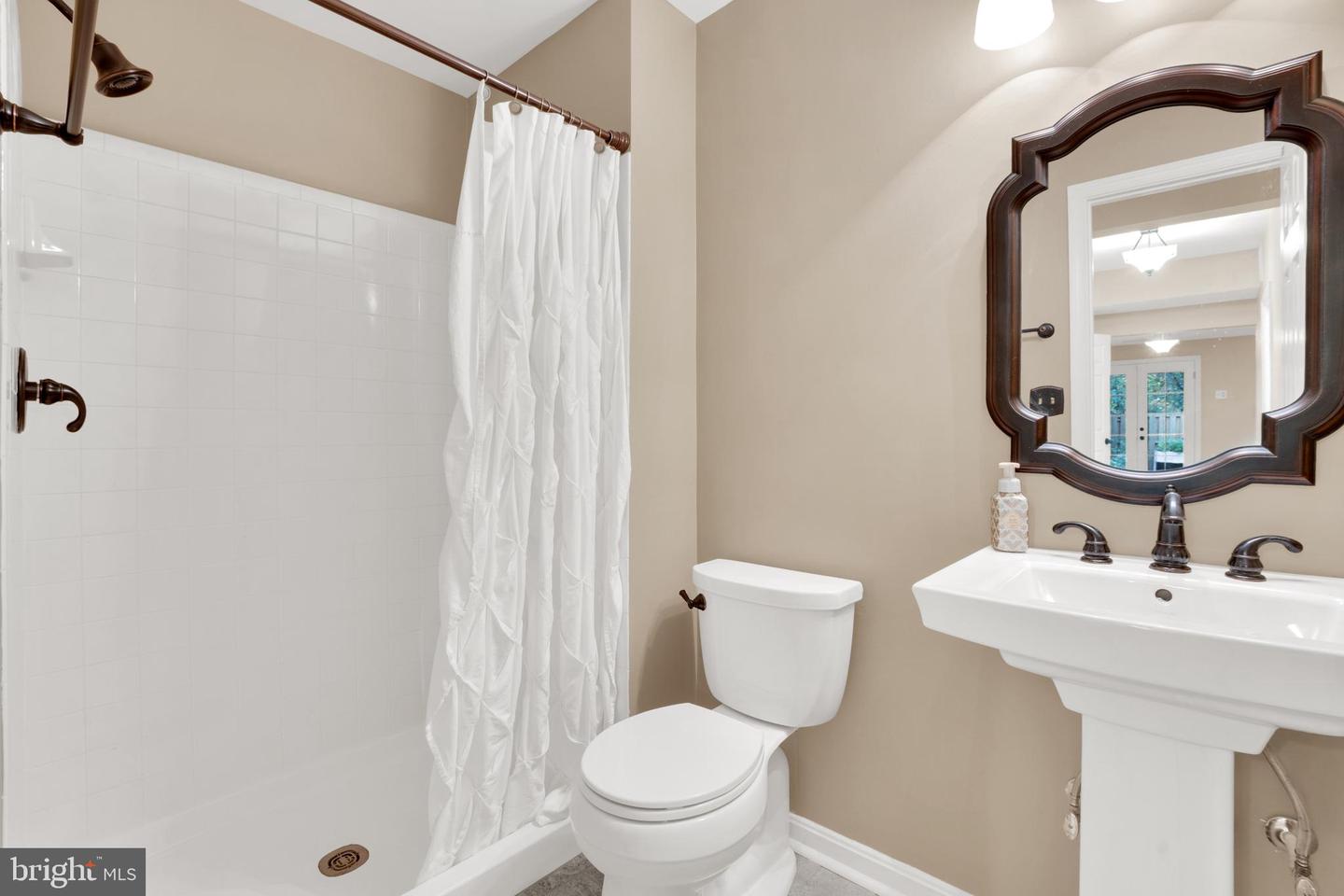 7477 COLLINS MEADE WAY, ALEXANDRIA, Virginia 22315, 3 Bedrooms Bedrooms, ,3 BathroomsBathrooms,Residential,For sale,7477 COLLINS MEADE WAY,VAFX2274518 MLS # VAFX2274518 7477 COLLINS MEADE WAY, ALEXANDRIA, Virginia 22315, 3 Bedrooms Bedrooms, ,3 BathroomsBathrooms,Residential,For sale,7477 COLLINS MEADE WAY,VAFX2274518 MLS # VAFX2274518