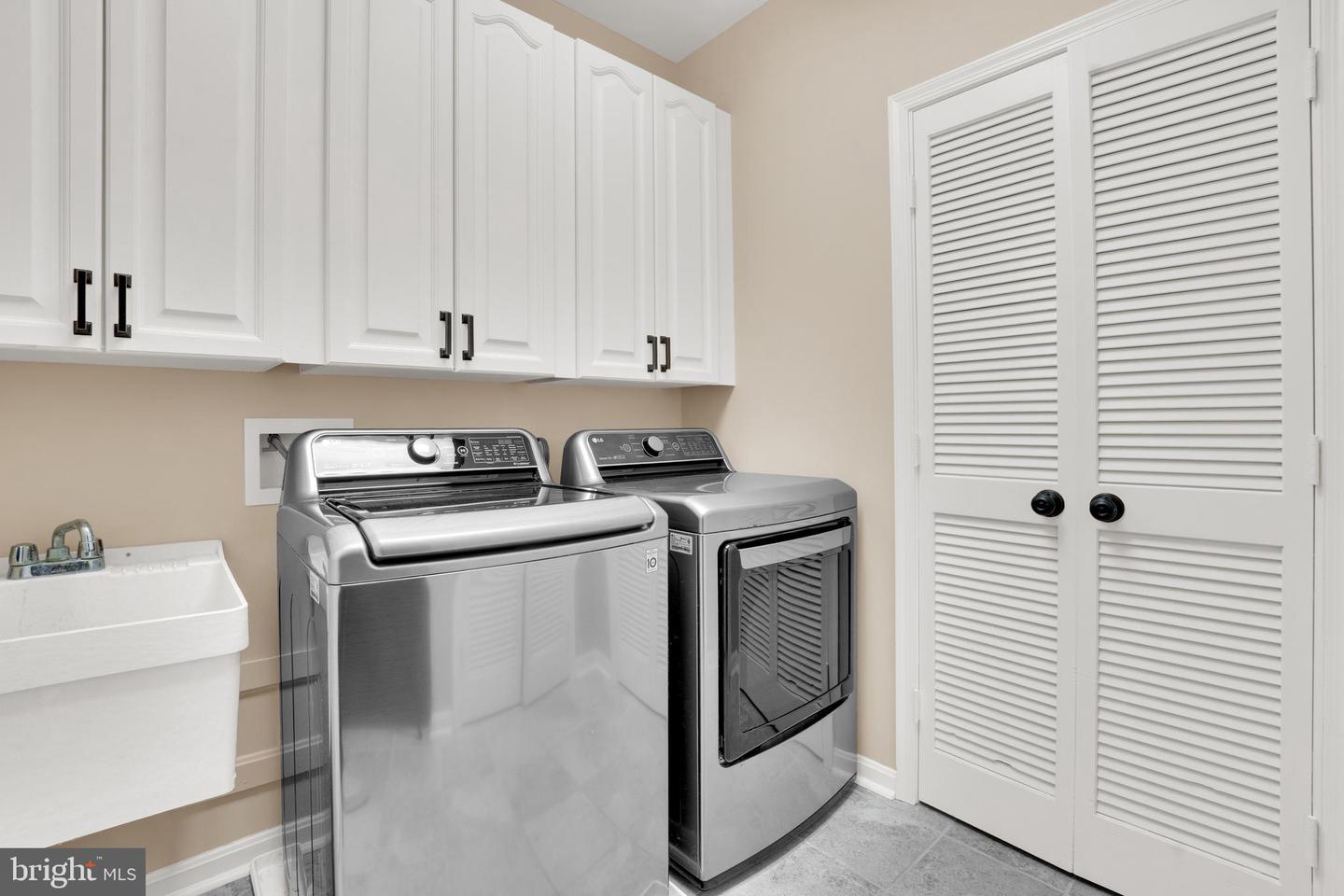 7477 COLLINS MEADE WAY, ALEXANDRIA, Virginia 22315, 3 Bedrooms Bedrooms, ,3 BathroomsBathrooms,Residential,For sale,7477 COLLINS MEADE WAY,VAFX2274518 MLS # VAFX2274518 7477 COLLINS MEADE WAY, ALEXANDRIA, Virginia 22315, 3 Bedrooms Bedrooms, ,3 BathroomsBathrooms,Residential,For sale,7477 COLLINS MEADE WAY,VAFX2274518 MLS # VAFX2274518