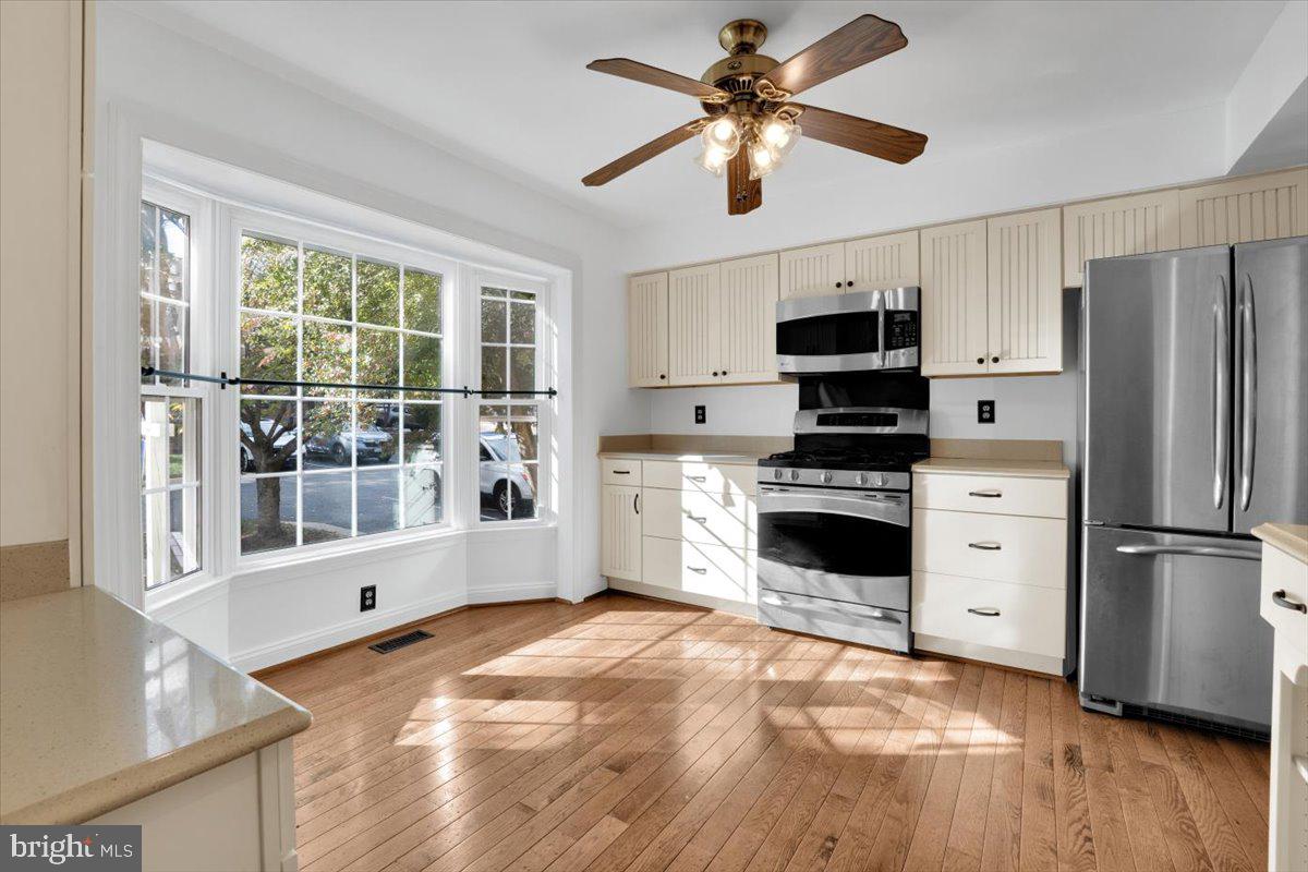 7477 COLLINS MEADE WAY, ALEXANDRIA, Virginia 22315, 3 Bedrooms Bedrooms, ,3 BathroomsBathrooms,Residential,For sale,7477 COLLINS MEADE WAY,VAFX2274518 MLS # VAFX2274518 7477 COLLINS MEADE WAY, ALEXANDRIA, Virginia 22315, 3 Bedrooms Bedrooms, ,3 BathroomsBathrooms,Residential,For sale,7477 COLLINS MEADE WAY,VAFX2274518 MLS # VAFX2274518