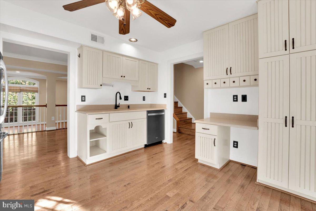 7477 COLLINS MEADE WAY, ALEXANDRIA, Virginia 22315, 3 Bedrooms Bedrooms, ,3 BathroomsBathrooms,Residential,For sale,7477 COLLINS MEADE WAY,VAFX2274518 MLS # VAFX2274518 7477 COLLINS MEADE WAY, ALEXANDRIA, Virginia 22315, 3 Bedrooms Bedrooms, ,3 BathroomsBathrooms,Residential,For sale,7477 COLLINS MEADE WAY,VAFX2274518 MLS # VAFX2274518
