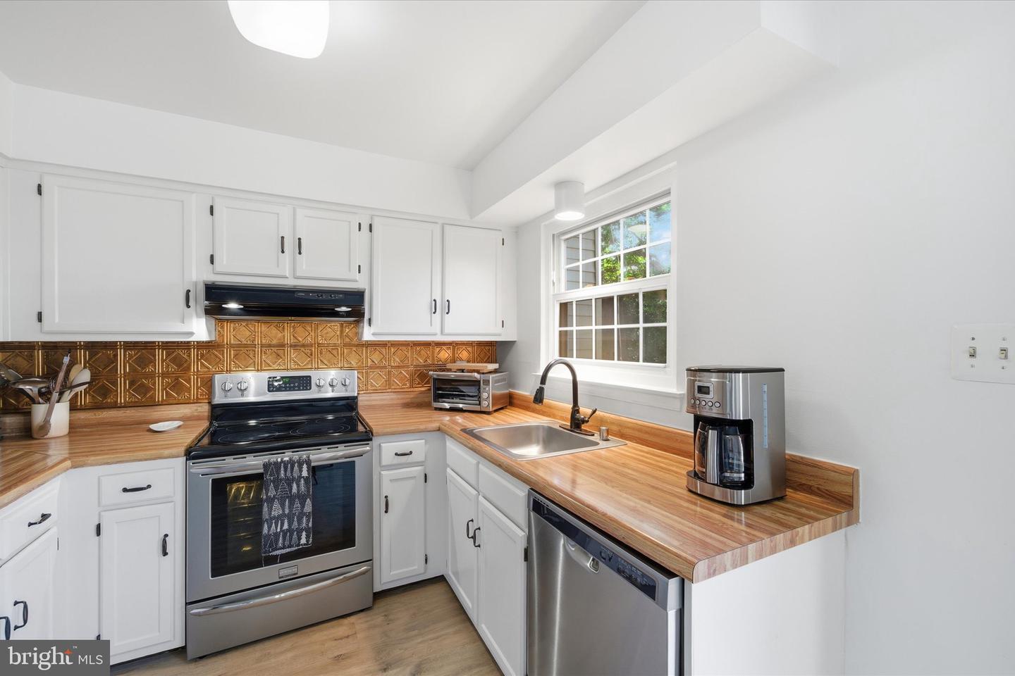 7010 OLD BRENTFORD RD, ALEXANDRIA, Virginia 22310, 3 Bedrooms Bedrooms, ,2 BathroomsBathrooms,Residential,For sale,7010 OLD BRENTFORD RD,VAFX2274532 MLS # VAFX2274532 7010 OLD BRENTFORD RD, ALEXANDRIA, Virginia 22310, 3 Bedrooms Bedrooms, ,2 BathroomsBathrooms,Residential,For sale,7010 OLD BRENTFORD RD,VAFX2274532 MLS # VAFX2274532