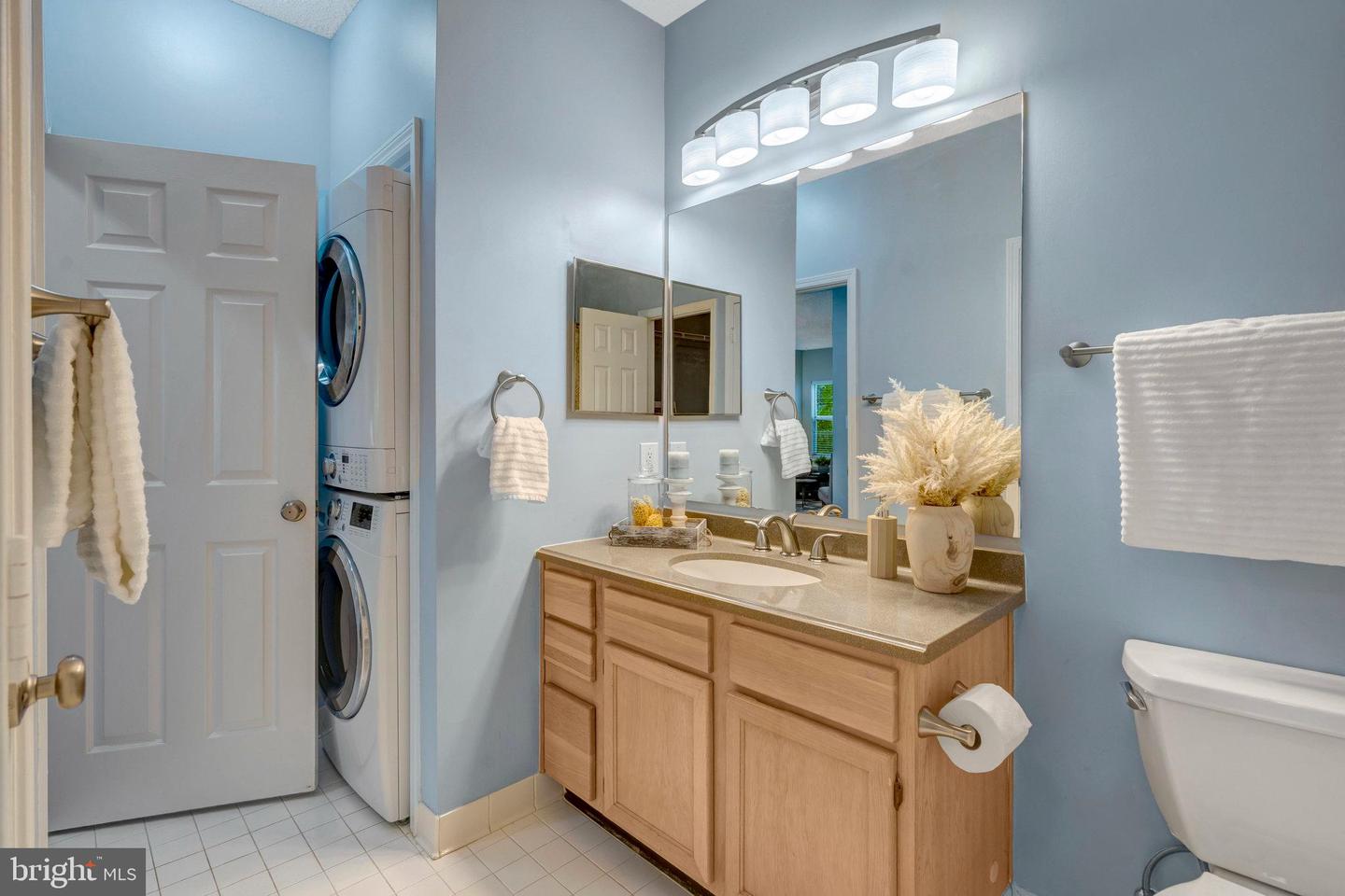 4401 SEDGEHURST DR #203, FAIRFAX, Virginia 22033, 1 Bedroom Bedrooms, 2 Rooms Rooms,1 BathroomBathrooms,Residential,For sale,4401 SEDGEHURST DR #203,VAFX2274484 MLS # VAFX2274484 4401 SEDGEHURST DR #203, FAIRFAX, Virginia 22033, 1 Bedroom Bedrooms, 2 Rooms Rooms,1 BathroomBathrooms,Residential,For sale,4401 SEDGEHURST DR #203,VAFX2274484 MLS # VAFX2274484