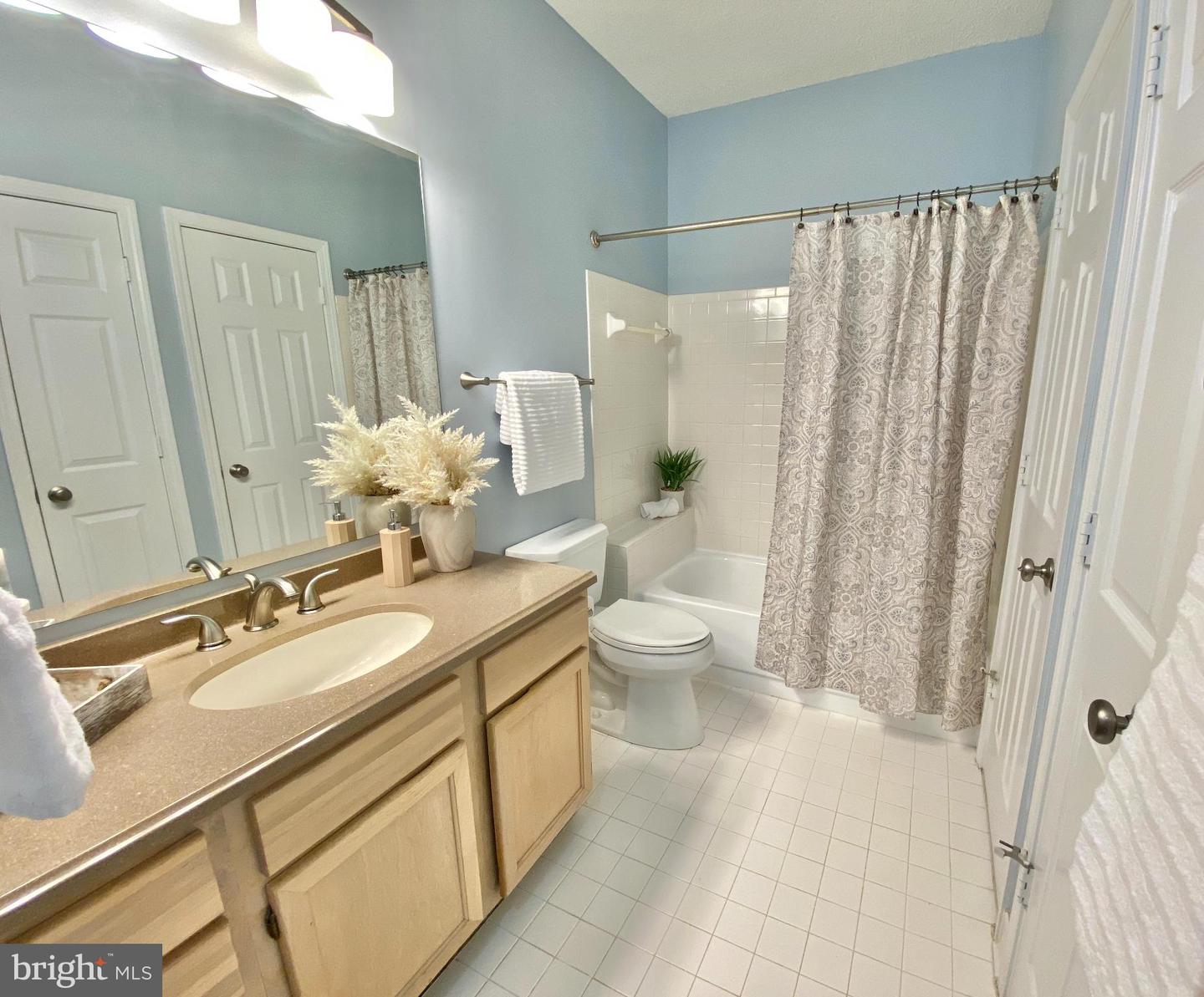 4401 SEDGEHURST DR #203, FAIRFAX, Virginia 22033, 1 Bedroom Bedrooms, 2 Rooms Rooms,1 BathroomBathrooms,Residential,For sale,4401 SEDGEHURST DR #203,VAFX2274484 MLS # VAFX2274484 4401 SEDGEHURST DR #203, FAIRFAX, Virginia 22033, 1 Bedroom Bedrooms, 2 Rooms Rooms,1 BathroomBathrooms,Residential,For sale,4401 SEDGEHURST DR #203,VAFX2274484 MLS # VAFX2274484