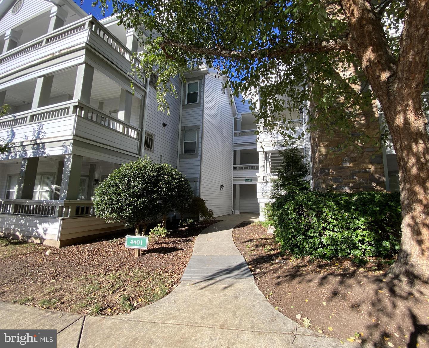 4401 SEDGEHURST DR #203, FAIRFAX, Virginia 22033, 1 Bedroom Bedrooms, 2 Rooms Rooms,1 BathroomBathrooms,Residential,For sale,4401 SEDGEHURST DR #203,VAFX2274484 MLS # VAFX2274484 4401 SEDGEHURST DR #203, FAIRFAX, Virginia 22033, 1 Bedroom Bedrooms, 2 Rooms Rooms,1 BathroomBathrooms,Residential,For sale,4401 SEDGEHURST DR #203,VAFX2274484 MLS # VAFX2274484