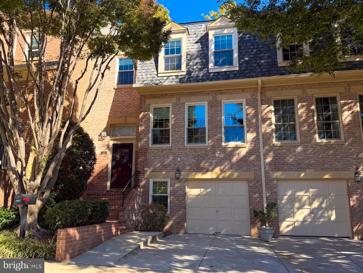 1423 MCLEAN MEWS CT, MCLEAN, Virginia 22101, 3 Bedrooms Bedrooms, ,2 BathroomsBathrooms,Residential,For sale,1423 MCLEAN MEWS CT,VAFX2274486 MLS # VAFX2274486 1423 MCLEAN MEWS CT, MCLEAN, Virginia 22101, 3 Bedrooms Bedrooms, ,2 BathroomsBathrooms,Residential,For sale,1423 MCLEAN MEWS CT,VAFX2274486 MLS # VAFX2274486