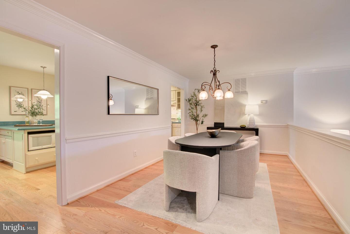 1423 MCLEAN MEWS CT, MCLEAN, Virginia 22101, 3 Bedrooms Bedrooms, ,2 BathroomsBathrooms,Residential,For sale,1423 MCLEAN MEWS CT,VAFX2274486 MLS # VAFX2274486 1423 MCLEAN MEWS CT, MCLEAN, Virginia 22101, 3 Bedrooms Bedrooms, ,2 BathroomsBathrooms,Residential,For sale,1423 MCLEAN MEWS CT,VAFX2274486 MLS # VAFX2274486