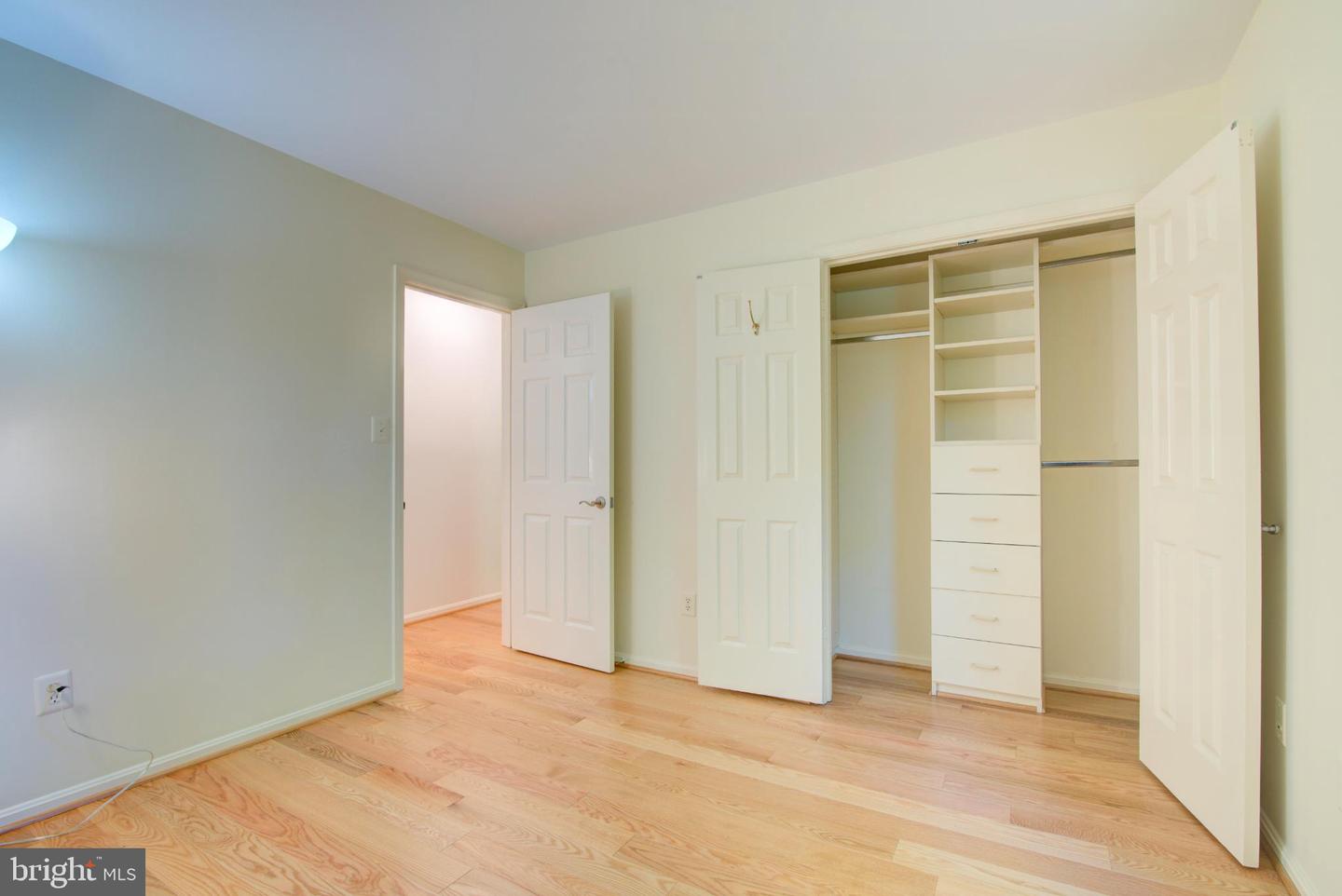1423 MCLEAN MEWS CT, MCLEAN, Virginia 22101, 3 Bedrooms Bedrooms, ,2 BathroomsBathrooms,Residential,For sale,1423 MCLEAN MEWS CT,VAFX2274486 MLS # VAFX2274486 1423 MCLEAN MEWS CT, MCLEAN, Virginia 22101, 3 Bedrooms Bedrooms, ,2 BathroomsBathrooms,Residential,For sale,1423 MCLEAN MEWS CT,VAFX2274486 MLS # VAFX2274486
