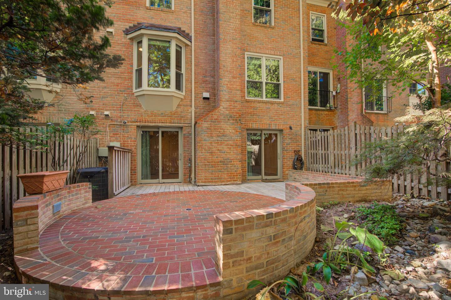 1423 MCLEAN MEWS CT, MCLEAN, Virginia 22101, 3 Bedrooms Bedrooms, ,2 BathroomsBathrooms,Residential,For sale,1423 MCLEAN MEWS CT,VAFX2274486 MLS # VAFX2274486 1423 MCLEAN MEWS CT, MCLEAN, Virginia 22101, 3 Bedrooms Bedrooms, ,2 BathroomsBathrooms,Residential,For sale,1423 MCLEAN MEWS CT,VAFX2274486 MLS # VAFX2274486