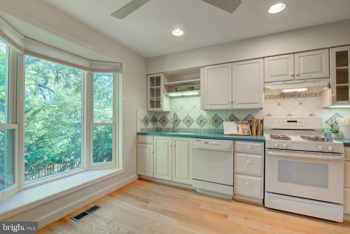 1423 MCLEAN MEWS CT, MCLEAN, Virginia 22101, 3 Bedrooms Bedrooms, ,2 BathroomsBathrooms,Residential,For sale,1423 MCLEAN MEWS CT,VAFX2274486 MLS # VAFX2274486 1423 MCLEAN MEWS CT, MCLEAN, Virginia 22101, 3 Bedrooms Bedrooms, ,2 BathroomsBathrooms,Residential,For sale,1423 MCLEAN MEWS CT,VAFX2274486 MLS # VAFX2274486