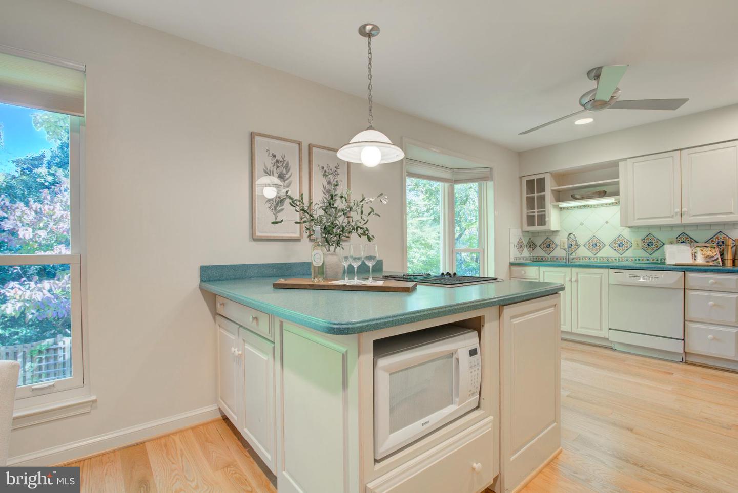 1423 MCLEAN MEWS CT, MCLEAN, Virginia 22101, 3 Bedrooms Bedrooms, ,2 BathroomsBathrooms,Residential,For sale,1423 MCLEAN MEWS CT,VAFX2274486 MLS # VAFX2274486 1423 MCLEAN MEWS CT, MCLEAN, Virginia 22101, 3 Bedrooms Bedrooms, ,2 BathroomsBathrooms,Residential,For sale,1423 MCLEAN MEWS CT,VAFX2274486 MLS # VAFX2274486