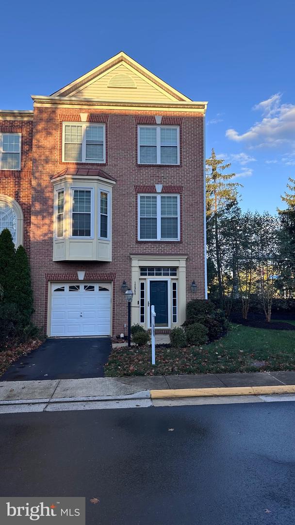 12968 WOOD CRESCENT CIR, HERNDON, Virginia 20171, 3 Bedrooms Bedrooms, ,3 BathroomsBathrooms,Residential,For sale,12968 WOOD CRESCENT CIR,VAFX2274610 MLS # VAFX2274610 12968 WOOD CRESCENT CIR, HERNDON, Virginia 20171, 3 Bedrooms Bedrooms, ,3 BathroomsBathrooms,Residential,For sale,12968 WOOD CRESCENT CIR,VAFX2274610 MLS # VAFX2274610