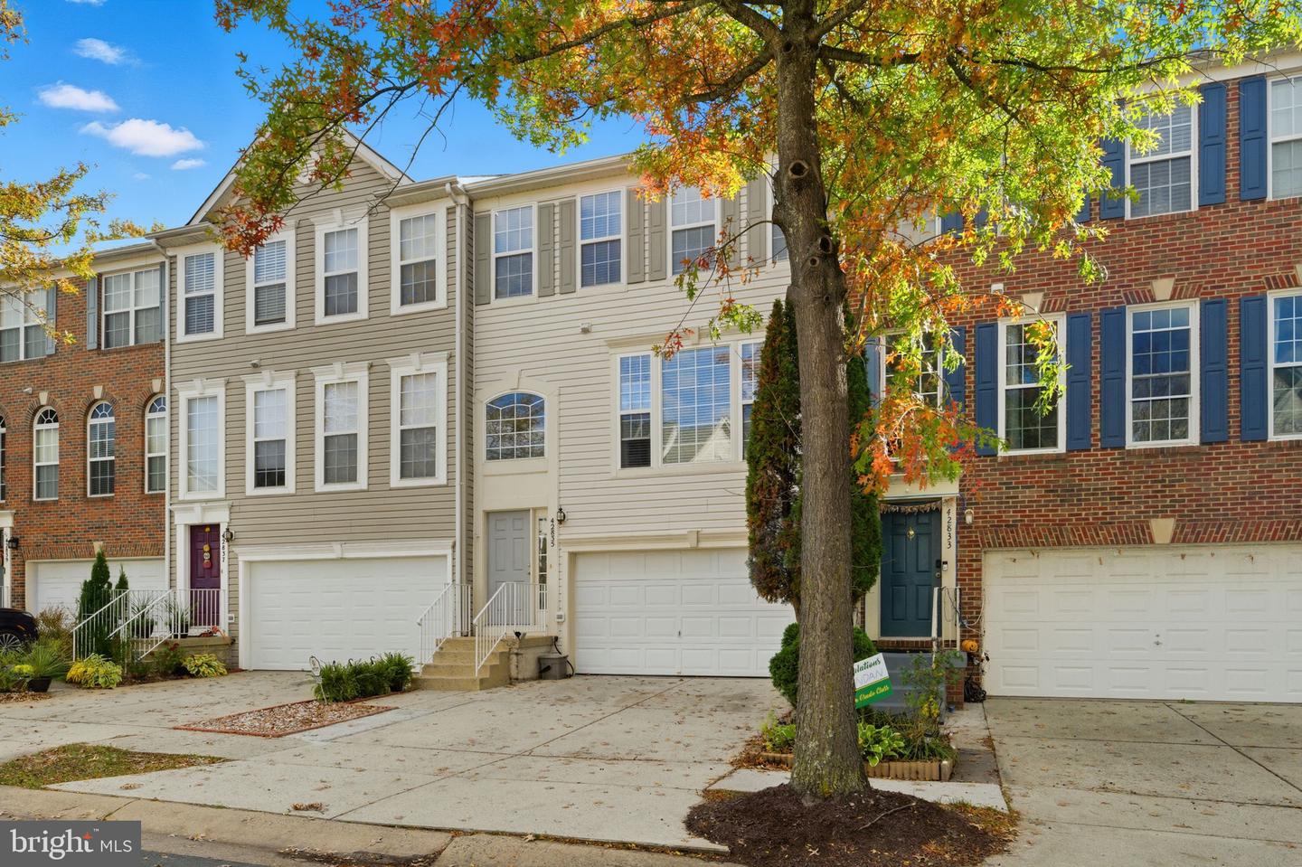 42835 SHALER ST, CHANTILLY, Virginia 20152, 4 Bedrooms Bedrooms, 8 Rooms Rooms,3 BathroomsBathrooms,Residential,For sale,42835 SHALER ST,VALO2109002 MLS # VALO2109002 42835 SHALER ST, CHANTILLY, Virginia 20152, 4 Bedrooms Bedrooms, 8 Rooms Rooms,3 BathroomsBathrooms,Residential,For sale,42835 SHALER ST,VALO2109002 MLS # VALO2109002
