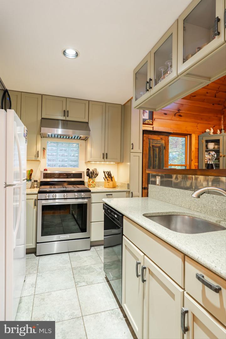 3650 CHERRY HILL RD, LINDEN, Virginia 22642, 2 Bedrooms Bedrooms, ,1 BathroomBathrooms,Residential,For sale,3650 CHERRY HILL RD,VAFQ2019428 MLS # VAFQ2019428 3650 CHERRY HILL RD, LINDEN, Virginia 22642, 2 Bedrooms Bedrooms, ,1 BathroomBathrooms,Residential,For sale,3650 CHERRY HILL RD,VAFQ2019428 MLS # VAFQ2019428