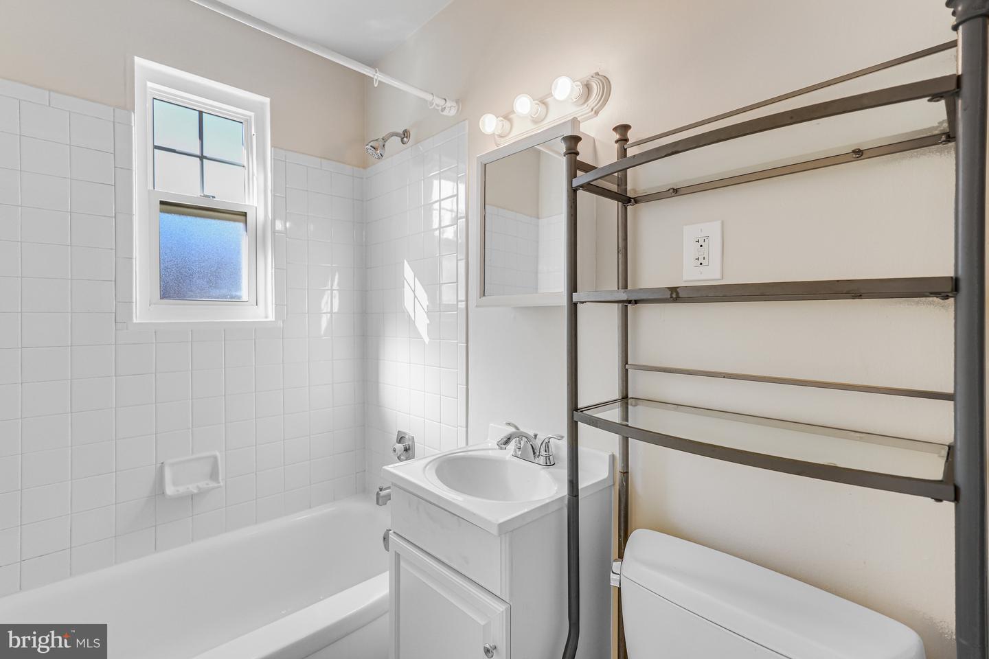 1404 12TH ST N #32, ARLINGTON, Virginia 22209, 1 Bedroom Bedrooms, ,1 BathroomBathrooms,Residential,For sale,1404 12TH ST N #32,VAAR2065002 MLS # VAAR2065002