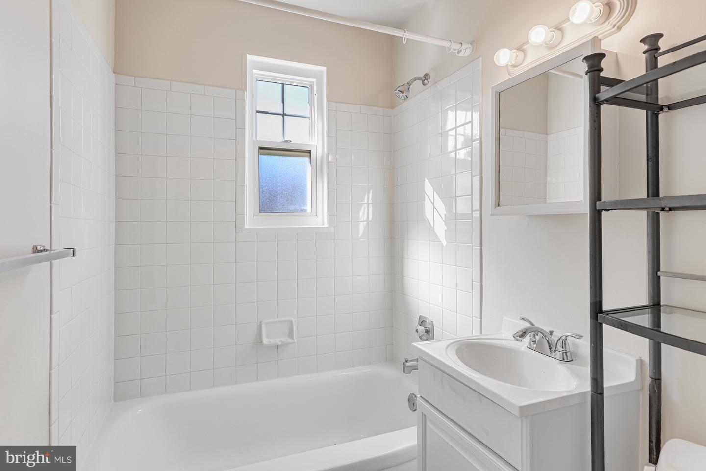 1404 12TH ST N #32, ARLINGTON, Virginia 22209, 1 Bedroom Bedrooms, ,1 BathroomBathrooms,Residential,For sale,1404 12TH ST N #32,VAAR2065002 MLS # VAAR2065002