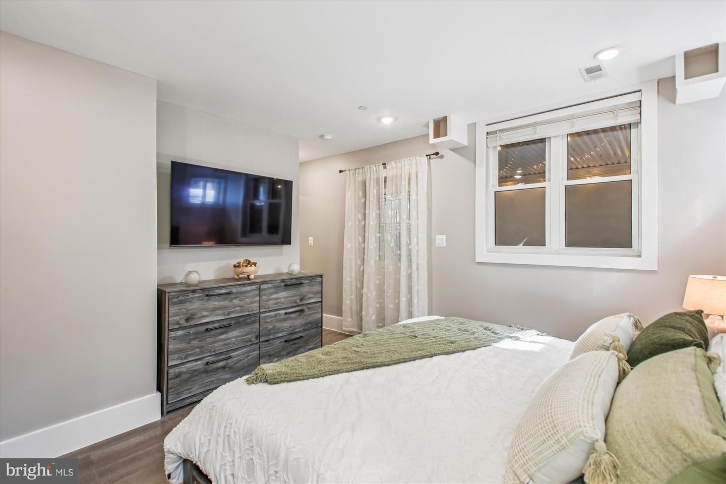 4315 NEW HAMPSHIRE AVE NW #1, WASHINGTON, District Of Columbia 20011, 2 Bedrooms Bedrooms, 6 Rooms Rooms,2 BathroomsBathrooms,Residential,For sale,4315 NEW HAMPSHIRE AVE NW #1,DCDC2227492 MLS # DCDC2227492 4315 NEW HAMPSHIRE AVE NW #1, WASHINGTON, District Of Columbia 20011, 2 Bedrooms Bedrooms, 6 Rooms Rooms,2 BathroomsBathrooms,Residential,For sale,4315 NEW HAMPSHIRE AVE NW #1,DCDC2227492 MLS # DCDC2227492