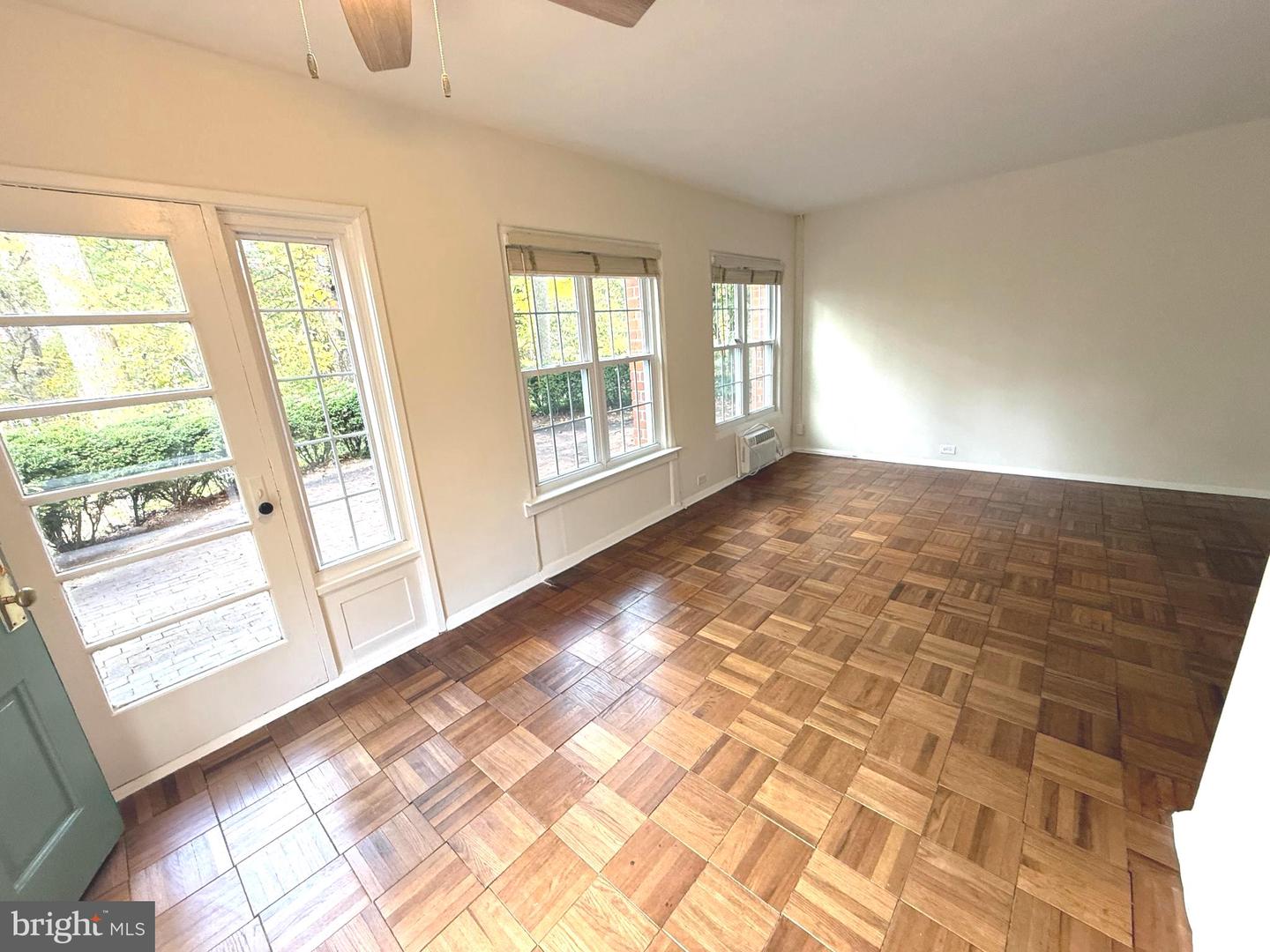 3460 MARTHA CUSTIS DR, ALEXANDRIA, Virginia 22302, 1 Bedroom Bedrooms, ,1 BathroomBathrooms,Residential,For sale,3460 MARTHA CUSTIS DR,VAAX2050954 MLS # VAAX2050954 3460 MARTHA CUSTIS DR, ALEXANDRIA, Virginia 22302, 1 Bedroom Bedrooms, ,1 BathroomBathrooms,Residential,For sale,3460 MARTHA CUSTIS DR,VAAX2050954 MLS # VAAX2050954