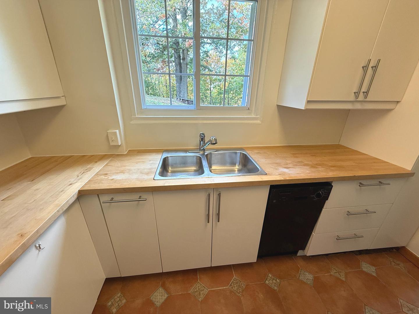 3460 MARTHA CUSTIS DR, ALEXANDRIA, Virginia 22302, 1 Bedroom Bedrooms, ,1 BathroomBathrooms,Residential,For sale,3460 MARTHA CUSTIS DR,VAAX2050954 MLS # VAAX2050954 3460 MARTHA CUSTIS DR, ALEXANDRIA, Virginia 22302, 1 Bedroom Bedrooms, ,1 BathroomBathrooms,Residential,For sale,3460 MARTHA CUSTIS DR,VAAX2050954 MLS # VAAX2050954