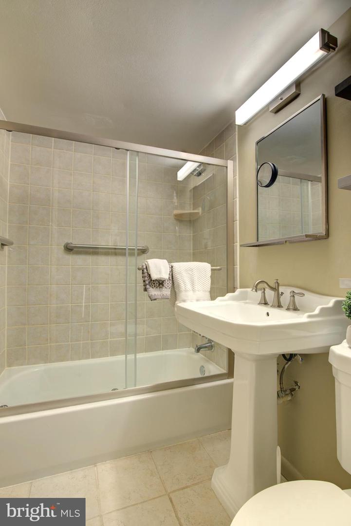 2500 N VAN DORN ST #801, ALEXANDRIA, Virginia 22302, 3 Bedrooms Bedrooms, ,2 BathroomsBathrooms,Residential,For sale,2500 N VAN DORN ST #801,VAAX2050904 MLS # VAAX2050904 2500 N VAN DORN ST #801, ALEXANDRIA, Virginia 22302, 3 Bedrooms Bedrooms, ,2 BathroomsBathrooms,Residential,For sale,2500 N VAN DORN ST #801,VAAX2050904 MLS # VAAX2050904
