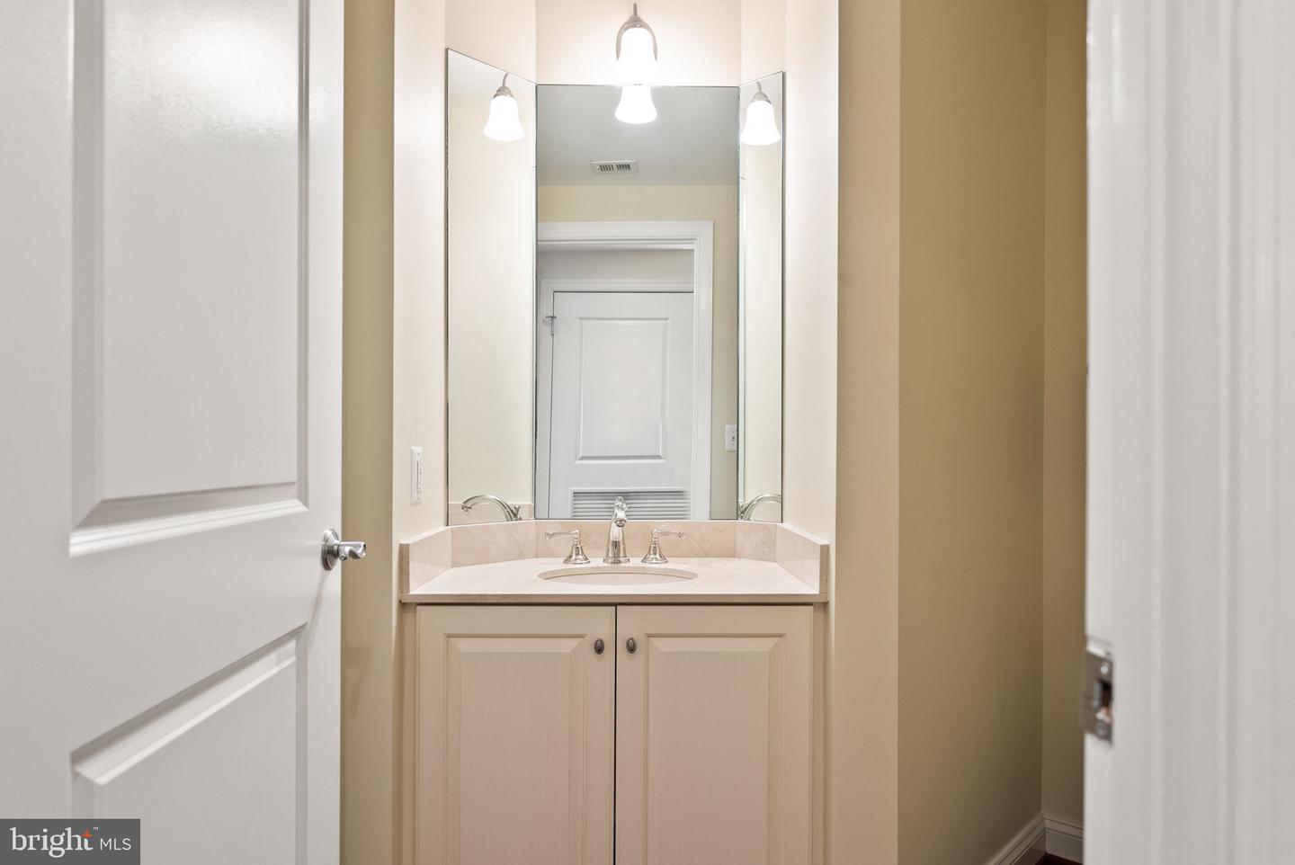 2501 WISCONSIN AVE NW #302, WASHINGTON, District Of Columbia 20007, 2 Bedrooms Bedrooms, ,2 BathroomsBathrooms,Residential,For sale,2501 WISCONSIN AVE NW #302,DCDC2227368 MLS # DCDC2227368 2501 WISCONSIN AVE NW #302, WASHINGTON, District Of Columbia 20007, 2 Bedrooms Bedrooms, ,2 BathroomsBathrooms,Residential,For sale,2501 WISCONSIN AVE NW #302,DCDC2227368 MLS # DCDC2227368
