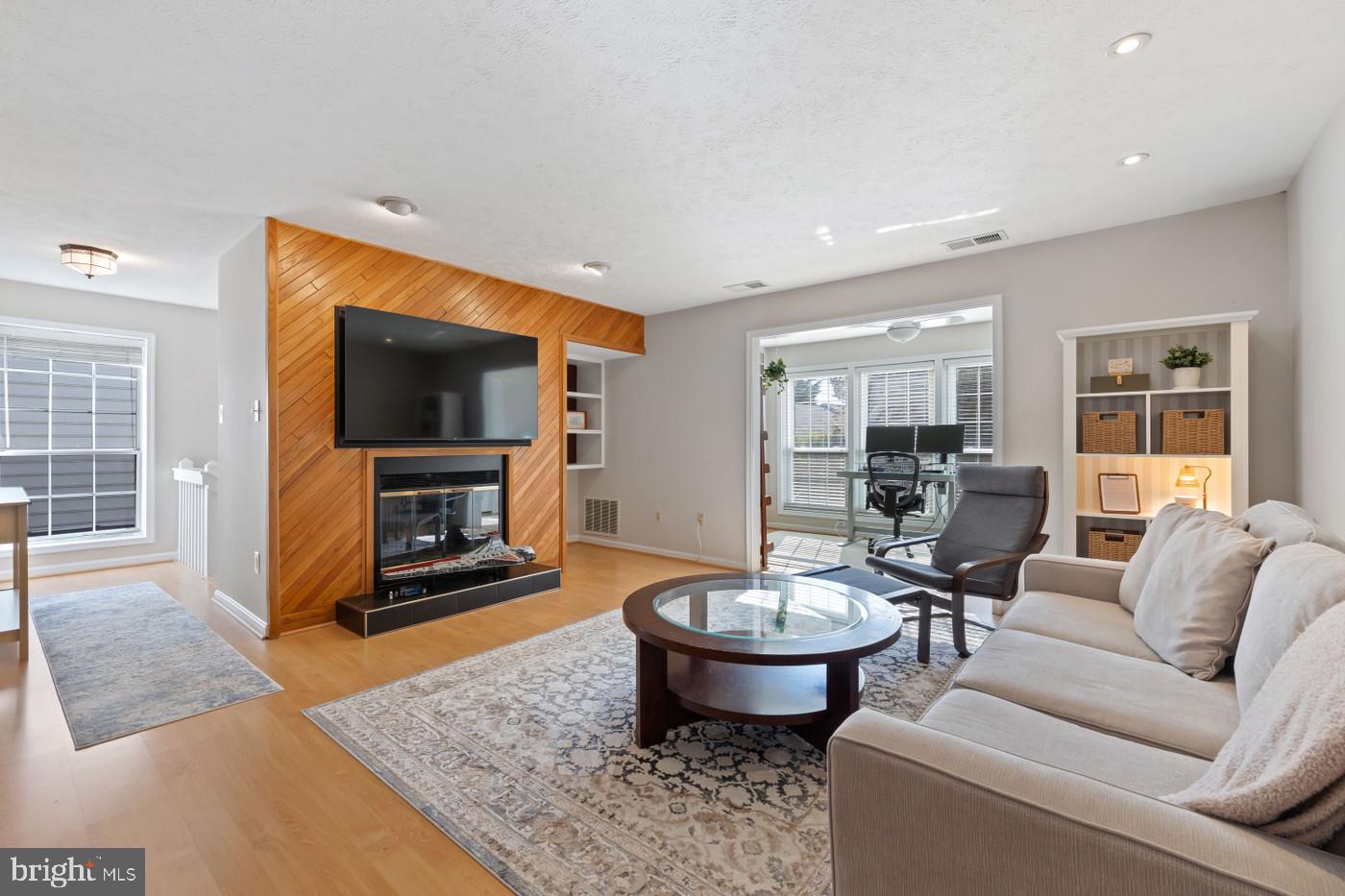 10164 OAKTON TERRACE RD, OAKTON, Virginia 22124, 2 Bedrooms Bedrooms, ,1 BathroomBathrooms,Residential,For sale,10164 OAKTON TERRACE RD,VAFX2274822 MLS # VAFX2274822 10164 OAKTON TERRACE RD, OAKTON, Virginia 22124, 2 Bedrooms Bedrooms, ,1 BathroomBathrooms,Residential,For sale,10164 OAKTON TERRACE RD,VAFX2274822 MLS # VAFX2274822