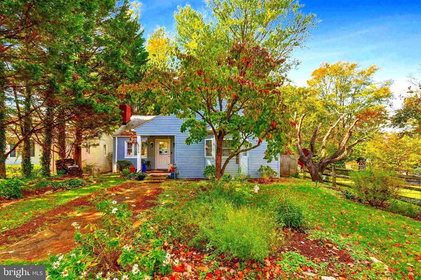 208 CHESTNUT ST, MIDDLEBURG, Virginia 20117, 2 Bedrooms Bedrooms, ,2 BathroomsBathrooms,Residential,For sale,208 CHESTNUT ST,VALO2109210 MLS # VALO2109210 208 CHESTNUT ST, MIDDLEBURG, Virginia 20117, 2 Bedrooms Bedrooms, ,2 BathroomsBathrooms,Residential,For sale,208 CHESTNUT ST,VALO2109210 MLS # VALO2109210