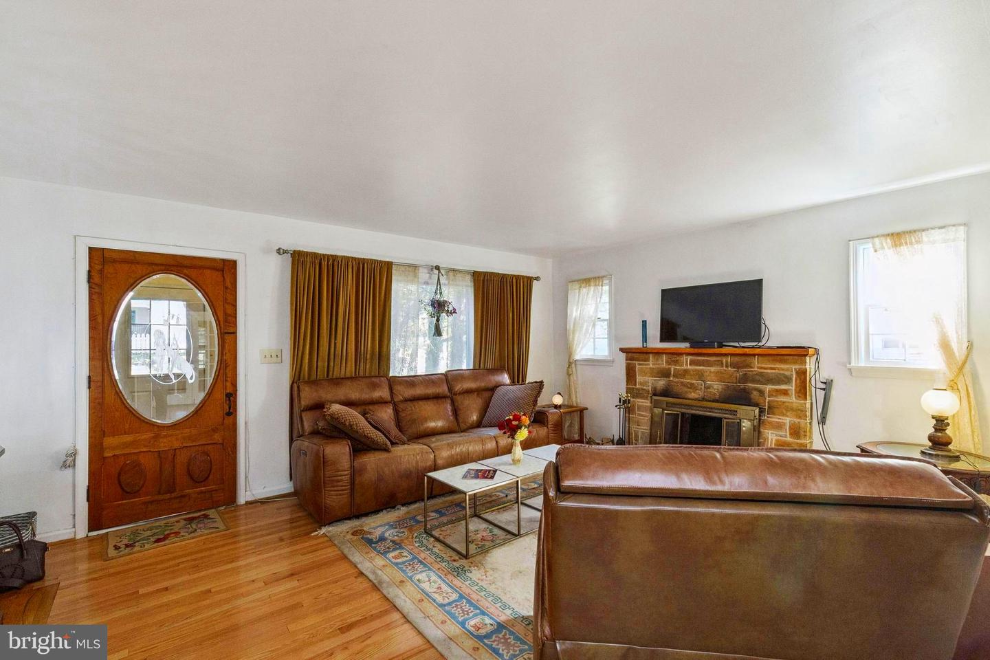 208 CHESTNUT ST, MIDDLEBURG, Virginia 20117, 2 Bedrooms Bedrooms, ,2 BathroomsBathrooms,Residential,For sale,208 CHESTNUT ST,VALO2109210 MLS # VALO2109210 208 CHESTNUT ST, MIDDLEBURG, Virginia 20117, 2 Bedrooms Bedrooms, ,2 BathroomsBathrooms,Residential,For sale,208 CHESTNUT ST,VALO2109210 MLS # VALO2109210