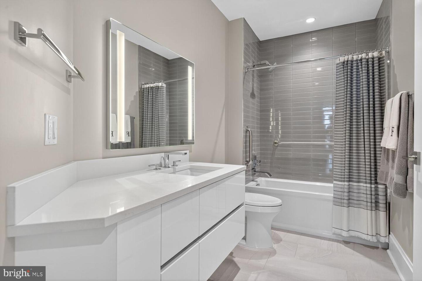 7887 JONES BRANCH DR #702, MCLEAN, Virginia 22102, 2 Bedrooms Bedrooms, ,2 BathroomsBathrooms,Residential,For sale,7887 JONES BRANCH DR #702,VAFX2275118 MLS # VAFX2275118 7887 JONES BRANCH DR #702, MCLEAN, Virginia 22102, 2 Bedrooms Bedrooms, ,2 BathroomsBathrooms,Residential,For sale,7887 JONES BRANCH DR #702,VAFX2275118 MLS # VAFX2275118
