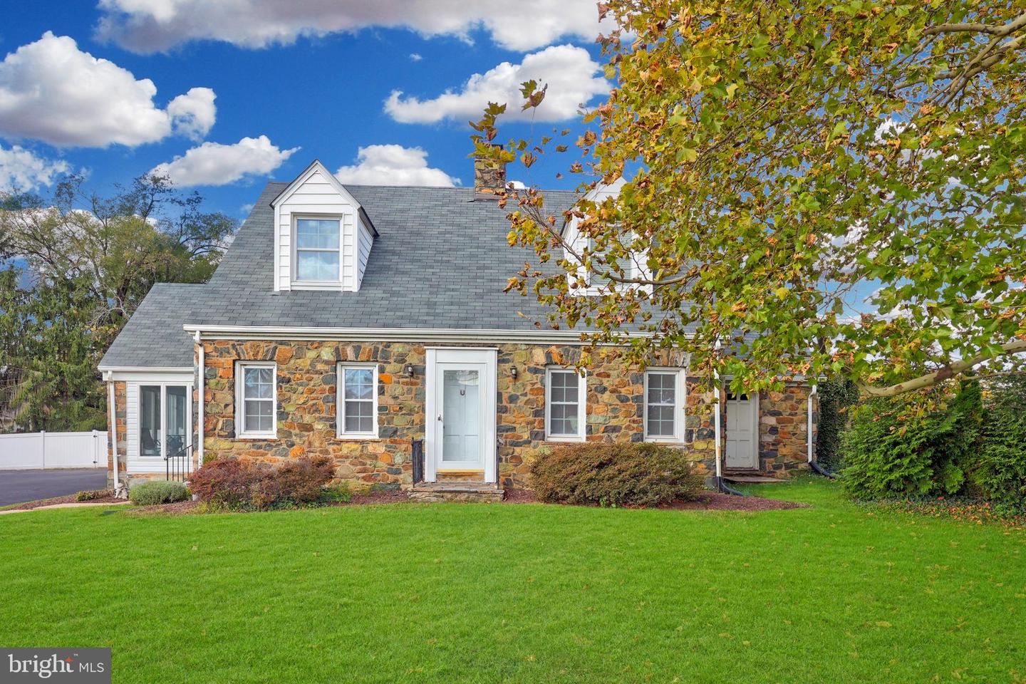 141 S NURSERY AVE, PURCELLVILLE, Virginia 20132, 5 Bedrooms Bedrooms, ,3 BathroomsBathrooms,Residential,For sale,141 S NURSERY AVE,VALO2109218 MLS # VALO2109218 141 S NURSERY AVE, PURCELLVILLE, Virginia 20132, 5 Bedrooms Bedrooms, ,3 BathroomsBathrooms,Residential,For sale,141 S NURSERY AVE,VALO2109218 MLS # VALO2109218