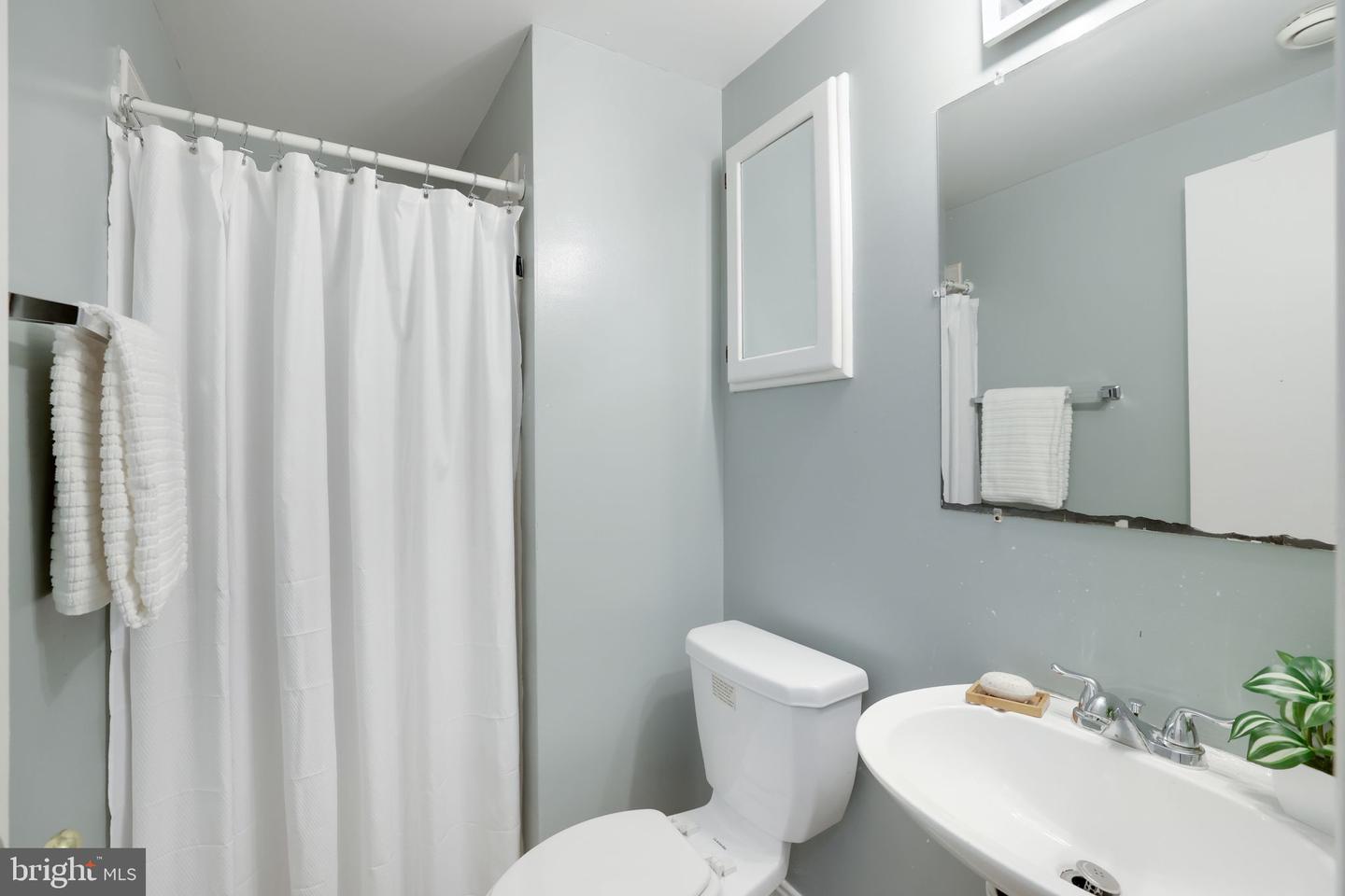 6143 GREEN HOLLOW CT, SPRINGFIELD, Virginia 22152, 3 Bedrooms Bedrooms, ,3 BathroomsBathrooms,Residential,For sale,6143 GREEN HOLLOW CT,VAFX2275226 MLS # VAFX2275226 6143 GREEN HOLLOW CT, SPRINGFIELD, Virginia 22152, 3 Bedrooms Bedrooms, ,3 BathroomsBathrooms,Residential,For sale,6143 GREEN HOLLOW CT,VAFX2275226 MLS # VAFX2275226