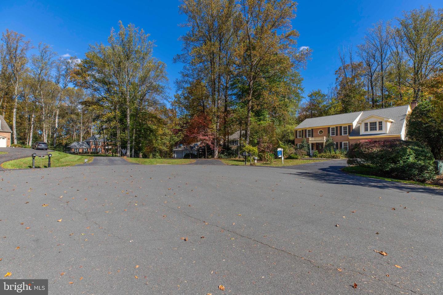 6305 BARSKY CT, FAIRFAX STATION, Virginia 22039, 4 Bedrooms Bedrooms, ,4 BathroomsBathrooms,Residential,For sale,6305 BARSKY CT,VAFX2275198 MLS # VAFX2275198 6305 BARSKY CT, FAIRFAX STATION, Virginia 22039, 4 Bedrooms Bedrooms, ,4 BathroomsBathrooms,Residential,For sale,6305 BARSKY CT,VAFX2275198 MLS # VAFX2275198