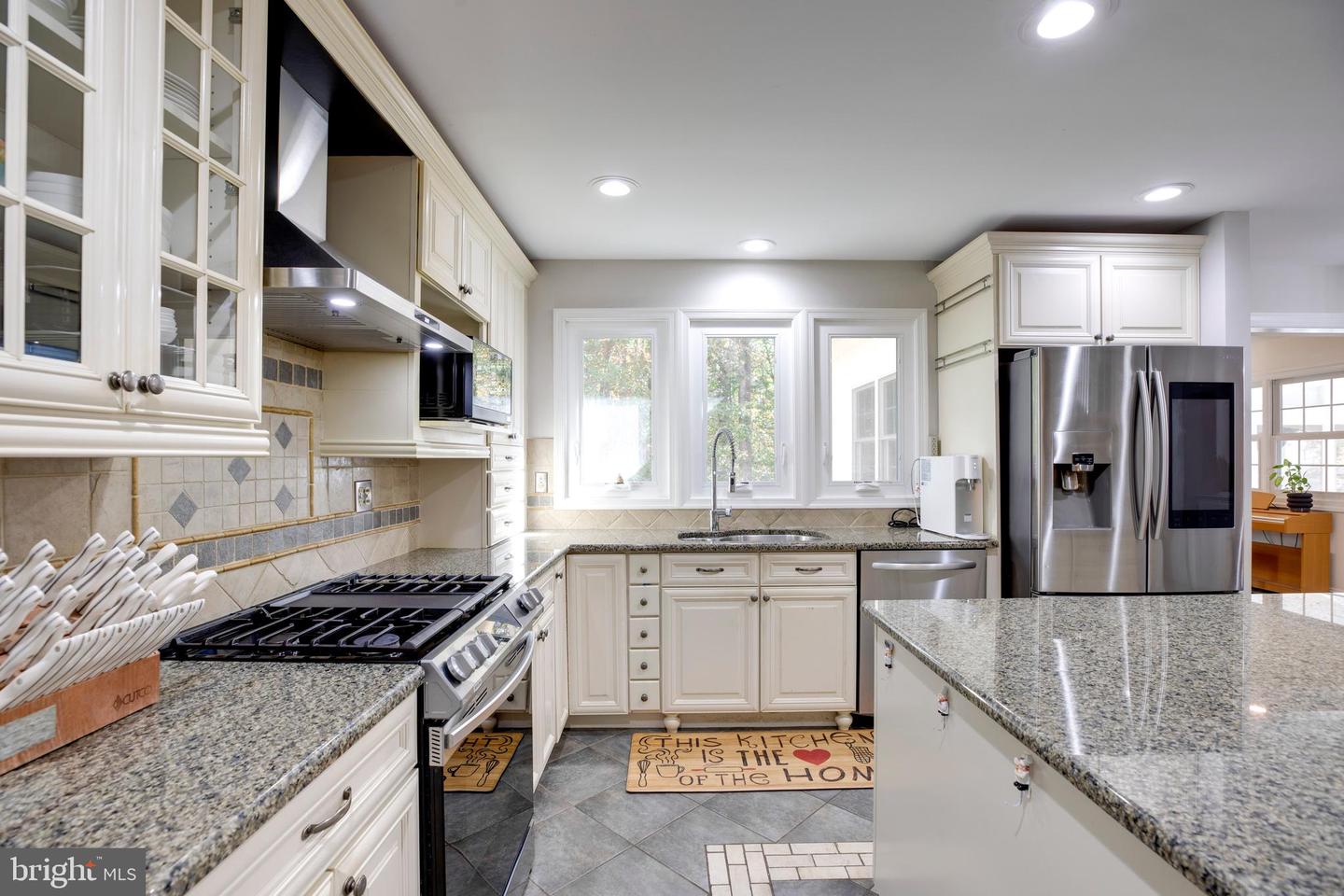 6305 BARSKY CT, FAIRFAX STATION, Virginia 22039, 4 Bedrooms Bedrooms, ,4 BathroomsBathrooms,Residential,For sale,6305 BARSKY CT,VAFX2275198 MLS # VAFX2275198 6305 BARSKY CT, FAIRFAX STATION, Virginia 22039, 4 Bedrooms Bedrooms, ,4 BathroomsBathrooms,Residential,For sale,6305 BARSKY CT,VAFX2275198 MLS # VAFX2275198