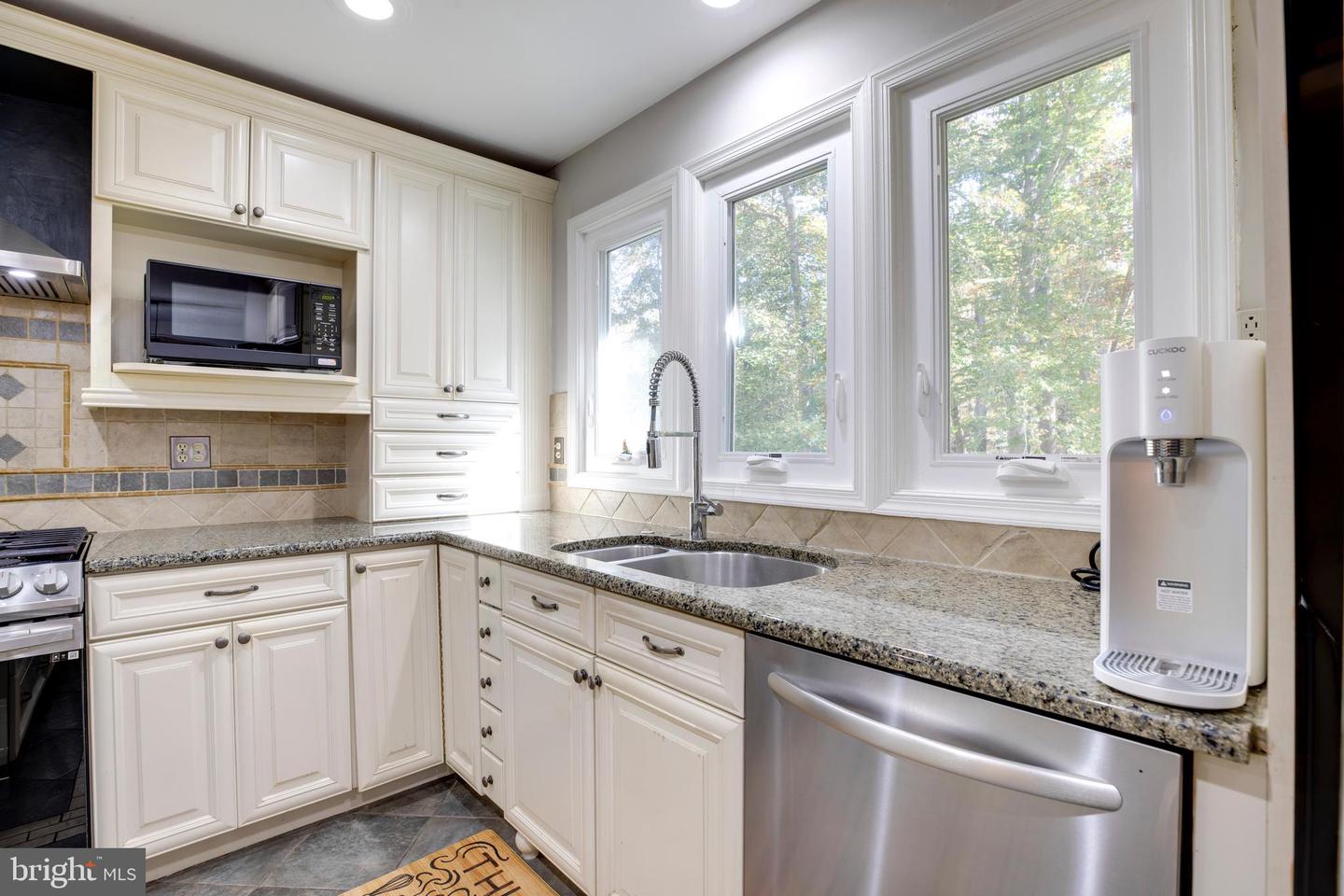 6305 BARSKY CT, FAIRFAX STATION, Virginia 22039, 4 Bedrooms Bedrooms, ,4 BathroomsBathrooms,Residential,For sale,6305 BARSKY CT,VAFX2275198 MLS # VAFX2275198 6305 BARSKY CT, FAIRFAX STATION, Virginia 22039, 4 Bedrooms Bedrooms, ,4 BathroomsBathrooms,Residential,For sale,6305 BARSKY CT,VAFX2275198 MLS # VAFX2275198