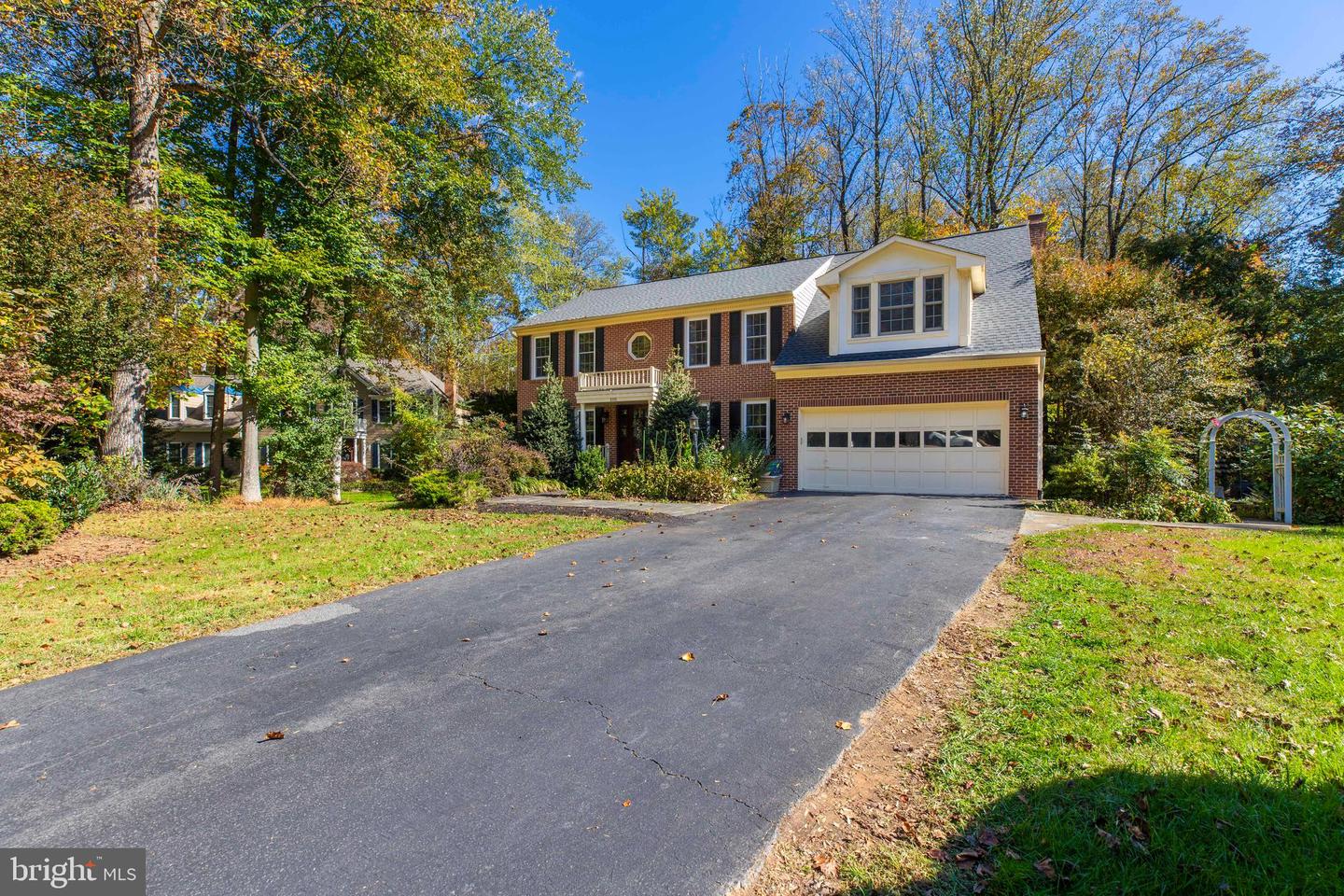 6305 BARSKY CT, FAIRFAX STATION, Virginia 22039, 4 Bedrooms Bedrooms, ,4 BathroomsBathrooms,Residential,For sale,6305 BARSKY CT,VAFX2275198 MLS # VAFX2275198 6305 BARSKY CT, FAIRFAX STATION, Virginia 22039, 4 Bedrooms Bedrooms, ,4 BathroomsBathrooms,Residential,For sale,6305 BARSKY CT,VAFX2275198 MLS # VAFX2275198