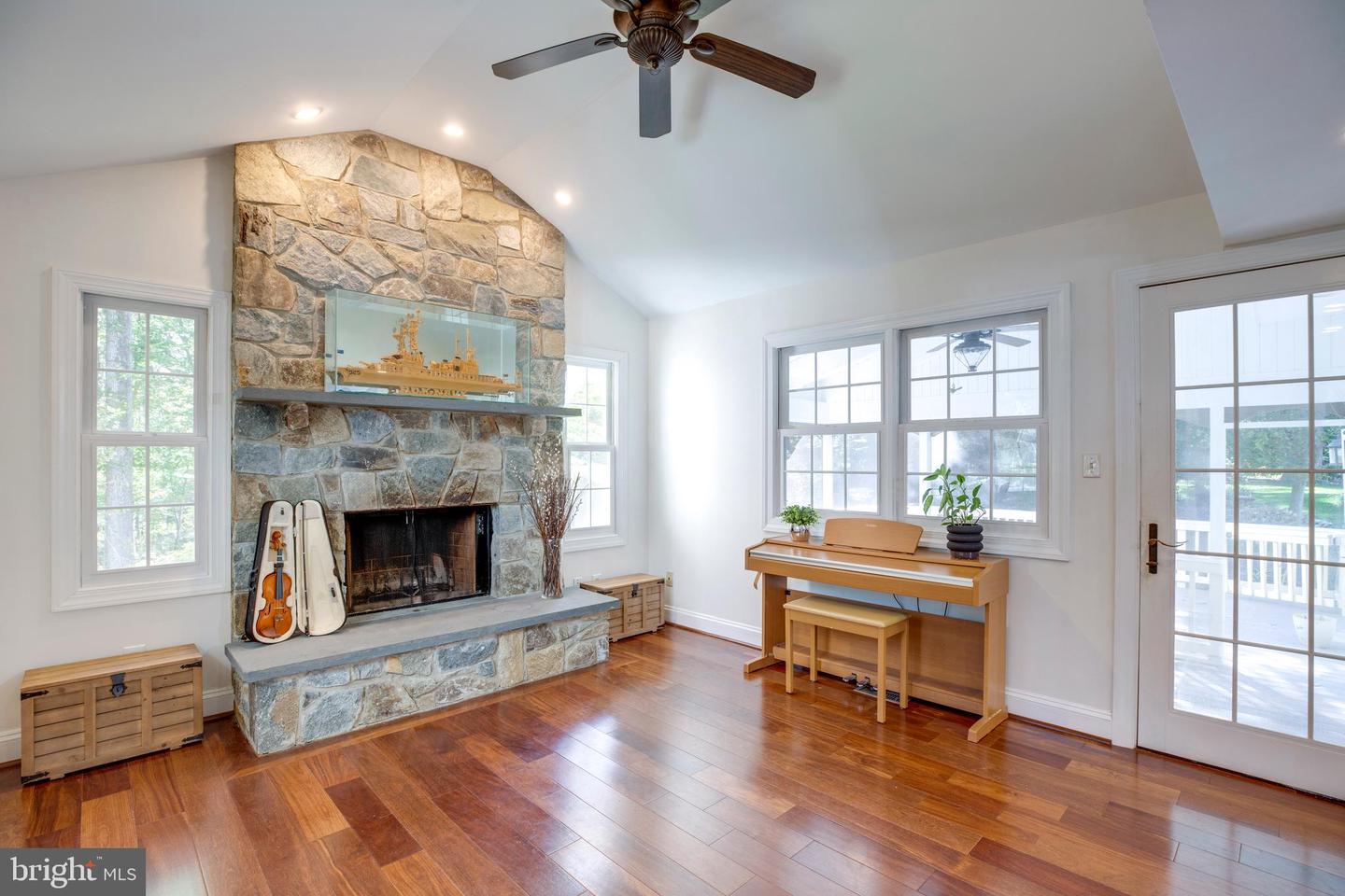 6305 BARSKY CT, FAIRFAX STATION, Virginia 22039, 4 Bedrooms Bedrooms, ,4 BathroomsBathrooms,Residential,For sale,6305 BARSKY CT,VAFX2275198 MLS # VAFX2275198 6305 BARSKY CT, FAIRFAX STATION, Virginia 22039, 4 Bedrooms Bedrooms, ,4 BathroomsBathrooms,Residential,For sale,6305 BARSKY CT,VAFX2275198 MLS # VAFX2275198