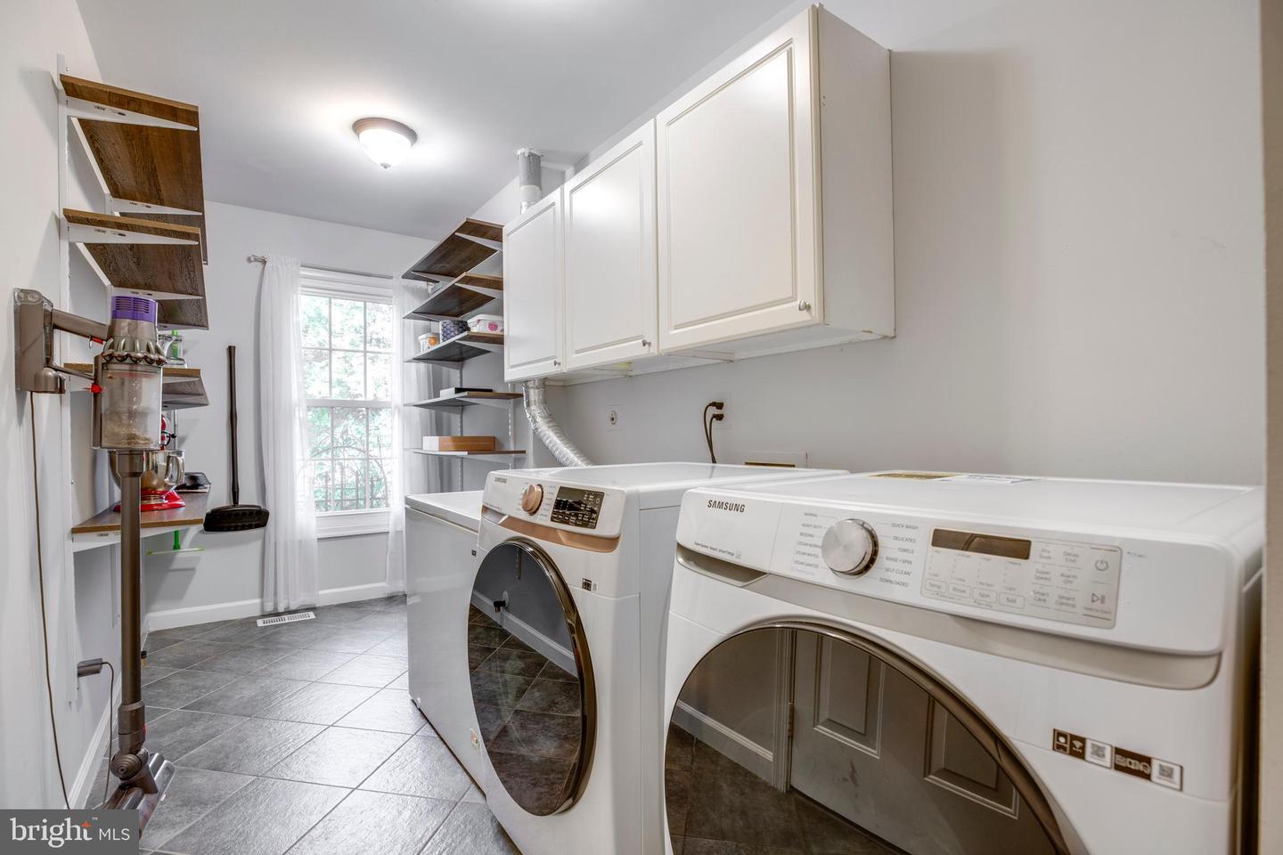 6305 BARSKY CT, FAIRFAX STATION, Virginia 22039, 4 Bedrooms Bedrooms, ,4 BathroomsBathrooms,Residential,For sale,6305 BARSKY CT,VAFX2275198 MLS # VAFX2275198 6305 BARSKY CT, FAIRFAX STATION, Virginia 22039, 4 Bedrooms Bedrooms, ,4 BathroomsBathrooms,Residential,For sale,6305 BARSKY CT,VAFX2275198 MLS # VAFX2275198