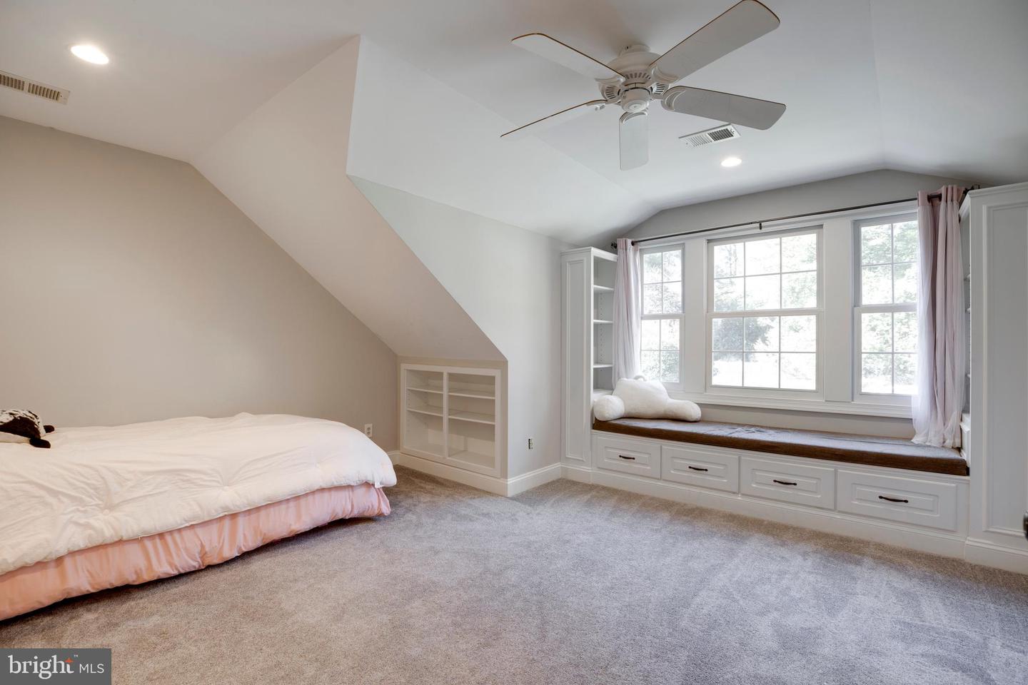 6305 BARSKY CT, FAIRFAX STATION, Virginia 22039, 4 Bedrooms Bedrooms, ,4 BathroomsBathrooms,Residential,For sale,6305 BARSKY CT,VAFX2275198 MLS # VAFX2275198 6305 BARSKY CT, FAIRFAX STATION, Virginia 22039, 4 Bedrooms Bedrooms, ,4 BathroomsBathrooms,Residential,For sale,6305 BARSKY CT,VAFX2275198 MLS # VAFX2275198