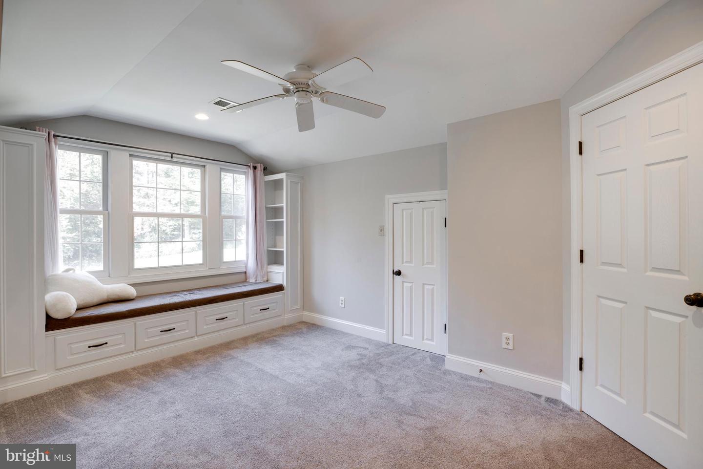 6305 BARSKY CT, FAIRFAX STATION, Virginia 22039, 4 Bedrooms Bedrooms, ,4 BathroomsBathrooms,Residential,For sale,6305 BARSKY CT,VAFX2275198 MLS # VAFX2275198 6305 BARSKY CT, FAIRFAX STATION, Virginia 22039, 4 Bedrooms Bedrooms, ,4 BathroomsBathrooms,Residential,For sale,6305 BARSKY CT,VAFX2275198 MLS # VAFX2275198
